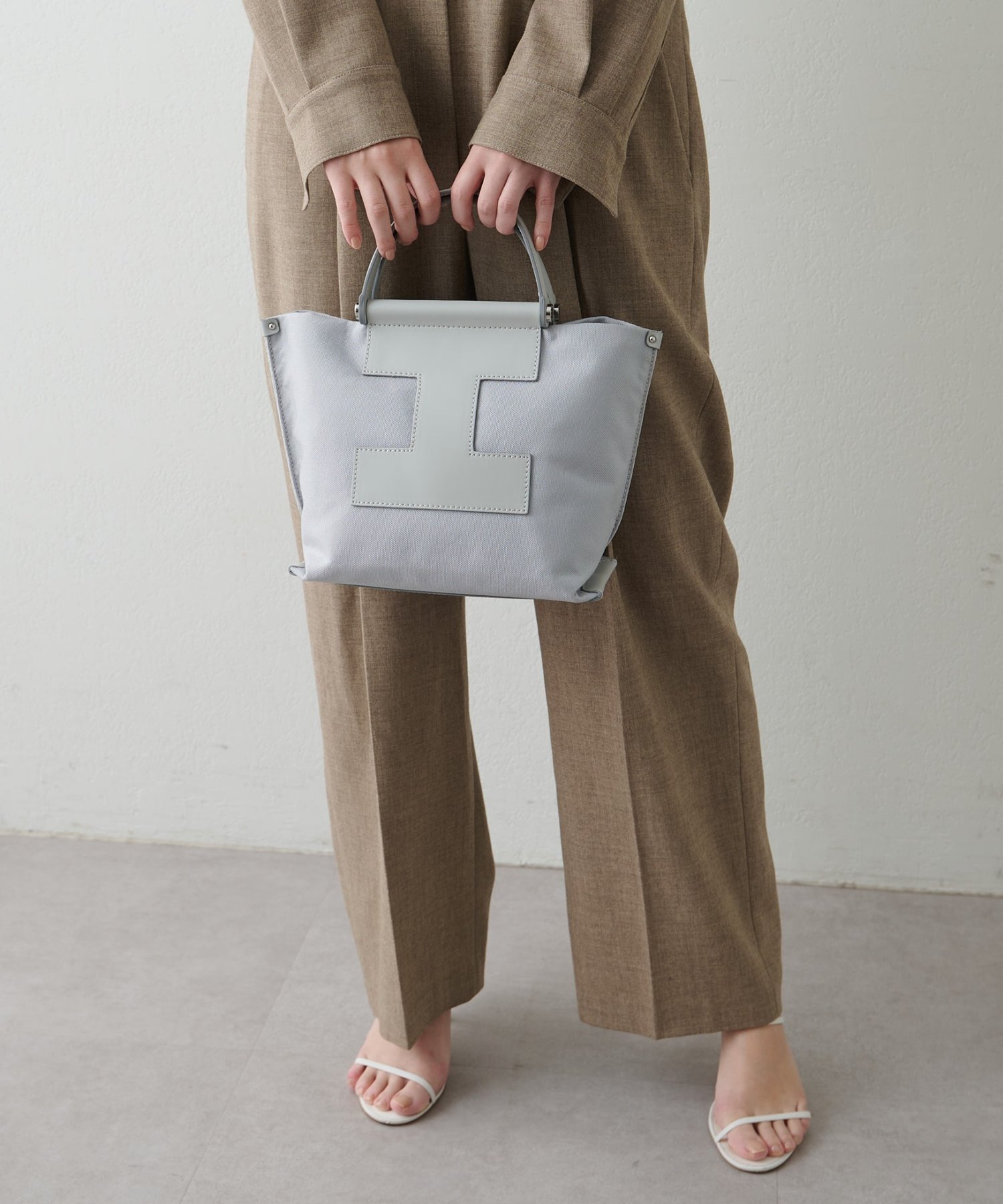 【イアクッチ/IACUCCI】のソルベット S CORDURA/RUGA インテリア・キッズ・メンズ・レディースファッション・服の通販 founy(ファニー) 　ファッション　Fashion　レディースファッション　Fashion for Women　コレクション　Collection, Seasonal Line　コンパクト　Compact, Small Size　今季　This Season, Current Season　ショルダー　Shoulder, Shoulder Strap　財布　Wallet, Purse　人気　Popular, Best Seller　ポーチ　Pouch, Small Case　別注　Limited Edition, Custom Order　再入荷　Restock / Back in Stock　ライトグレー|ID: prp329100004801126 ipo3291000000035040741