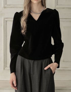 【リエディ/Re:EDIT】のマットベロアハートネック長袖トップス 人気、トレンドファッション・服の通販 founy(ファニー) ファッション Fashion レディースファッション Fashion for Women トップス・カットソー Cut & Sew Tops ベロアトップス Velour Tops / Velvet-Look Items インナー Innerwear カッティング Cutting Detail ギャザー Gathered, Ruffled クラシカル Classical, Vintage-Inspired コンパクト Compact, Small Size ショート Short, Short Length シンプル Simple, Minimal ジャケット Jacket, Outerwear スラックス Slacks, Dress Pants デニム Denim, Jeans Material 長袖 Long Sleeve, Full Sleeve バランス Balance, Style Balance フェミニン Feminine, Girly フォルム Silhouette, Form ベスト Vest, Waistcoat ベルベット Velvet, Velvety ベロア Velour, Soft Velvet おすすめ Recommended / Our Picks エレガント 上品 Elegant |ID:prp329100004801147