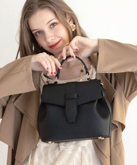 【イストワール/Histoire】のstyiro/ベルトフラップ2WAYショルダーハンドバッグ/Sサイズ 人気、トレンドファッション・服の通販 founy(ファニー) ファッション Fashion レディースファッション Fashion for Women ベルト&ウエストマーク Belts & Waist Accessories アクセサリー Fashion Accessories ショルダー Shoulder, Shoulder Strap シンプル Simple, Minimal スマート Smart, Elegant トラベル Travel, Travel Gear トレンド Trend, Trending Now フェイクレザー Faux Leather, PU Leather フラップ Flap, Flap Pocket ポケット Pocket, Pocket Detail モノトーン Monotone, Black and White リラックス Relax, Relaxed Fit おすすめ Recommended / Our Picks 夏 Summer ビジネス 仕事 通勤 Business / Work / Commuting |ID:prp329100004801175