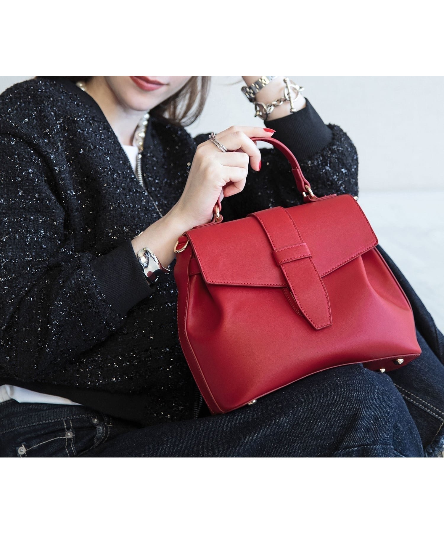 【イストワール/Histoire】のstyiro/ベルトフラップ2WAYショルダーハンドバッグ/Sサイズ インテリア・キッズ・メンズ・レディースファッション・服の通販 founy(ファニー) 　ファッション　Fashion　レディースファッション　Fashion for Women　ベルト&ウエストマーク　Belts & Waist Accessories　アクセサリー　Fashion Accessories　ショルダー　Shoulder, Shoulder Strap　シンプル　Simple, Minimal　スマート　Smart, Elegant　トラベル　Travel, Travel Gear　トレンド　Trend, Trending Now　フェイクレザー　Faux Leather, PU Leather　フラップ　Flap, Flap Pocket　ポケット　Pocket, Pocket Detail　モノトーン　Monotone, Black and White　リラックス　Relax, Relaxed Fit　おすすめ　Recommended / Our Picks　夏　Summer　ビジネス 仕事 通勤　Business / Work / Commuting　RD|ID: prp329100004801175 ipo3291000000034891141