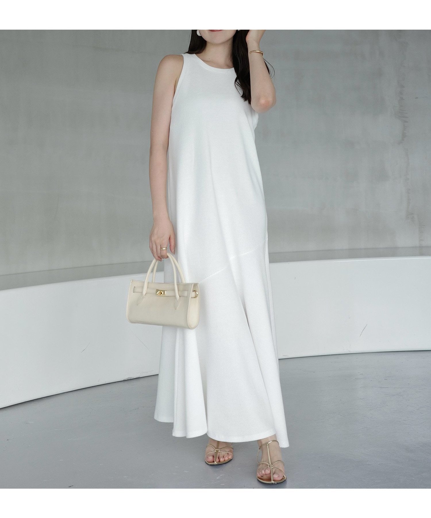 【アニュアンス/anuans】のテクスチャーカットワンピース インテリア・キッズ・メンズ・レディースファッション・服の通販 founy(ファニー) ファッション Fashion レディースファッション Fashion for Women ワンピース Dresses おすすめ Recommended / Our Picks サンダル Sandals, Summer Shoes シンプル Simple, Minimal スニーカー Sneakers, Trainers ミュール Mule, Backless Shoes リラックス Relax, Relaxed Fit ワッフル Waffle, Waffle Knit 無地 Plain, Solid Color WHITE|ID: prp329100004801629 ipo3291000000034837479