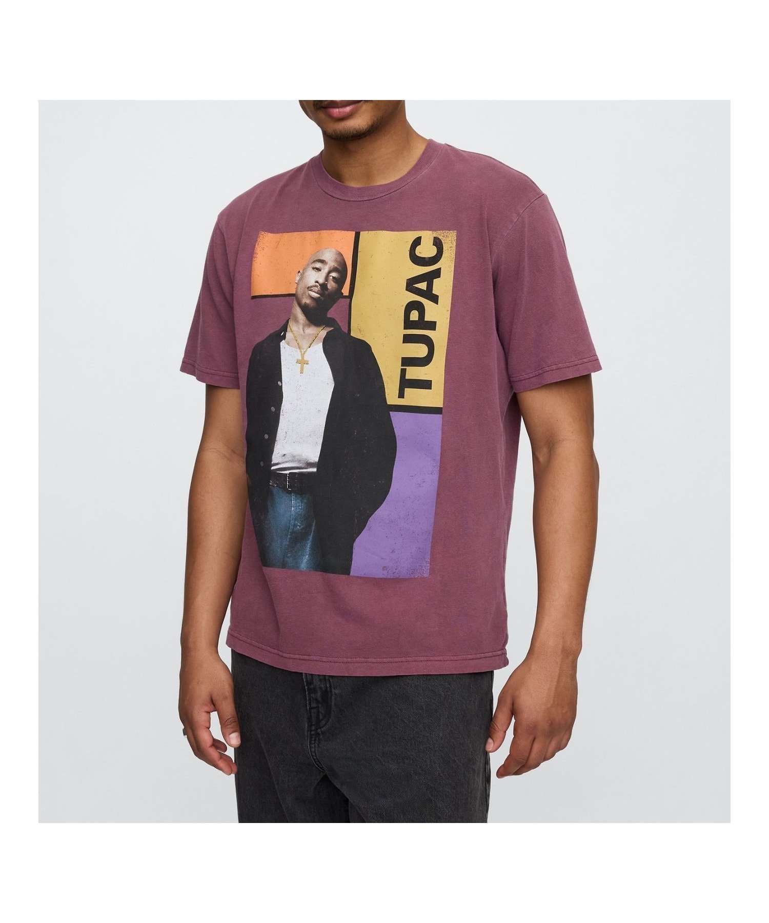 【ギャップ/GAP】の2PAC トゥパック グラフィックTシャツ 人気、トレンドファッション・服の通販 founy(ファニー) ファッション Fashion レディースファッション Fashion for Women トップス・カットソー Cut & Sew Tops シャツ・ブラウス・オフィスカジュアル Elegant Blouses & Button-Ups ロングTシャツ・Tシャツ Longline T-Shirts & Tees キャラクター Character, Licensed Characters クラシック Classic, Timeless Style グラフィック Graphic, Graphic Design ストレート Straight, Straight Cut フィット Fit, Slim Fit フロント Front, Front Design 半袖 Short Sleeve, Half Sleeve リラックス Relax, Relaxed Fit other-1|ID: prp329100004801637 ipo3291000000034837553