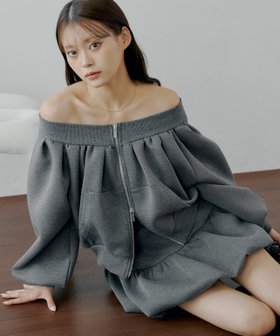 【パルグループ/PAL GROUP】の【Chico】2WAYオフショルWジップスウェット 人気、トレンドファッション・服の通販 founy(ファニー) ファッション Fashion レディースファッション Fashion for Women トップス・カットソー Cut & Sew Tops レディースパーカー・カジュアルフーディー Casual Hoodies & Sweatshirts スウェット・クルーネックトップス Sweatshirts & Crewnecks / Relaxed Fit Sweat Tops ショルダー Shoulder, Shoulder Strap ストレッチ Stretch, Stretchy Fabric スニーカー Sneakers, Trainers スリーブ Sleeve, Long Sleeve / Short Sleeve デニム Denim, Jeans Material トレンド Trend, Trending Now フェミニン Feminine, Girly ボトム Bottoms, Lower Wear 再入荷 Restock / Back in Stock おすすめ Recommended / Our Picks |ID:prp329100004801748