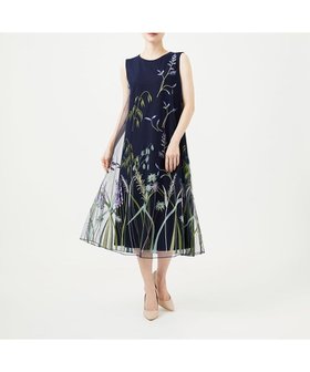 【シビラ/SYBILLA】のリーフ刺繍チュールドレス 人気、トレンドファッション・服の通販 founy(ファニー) ファッション Fashion レディースファッション Fashion for Women ワンピース Dresses フォーマル・パーティードレス・結婚式用ドレス Elegant & Casual Dresses エレガント 上品 Elegant カットソー Cut and Sewn Top チュール Tulip, Tulip Motif ドレス Dress, One-Piece バランス Balance, Style Balance リーフ Leaf, Botanical Leaf 冬 Winter / This Winter 夏 Summer 春 Spring 秋 Autumn |ID:prp329100004801881