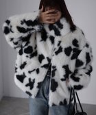 【リベリー/Riberry】のスタンドネックカウ柄ファーブルゾン 人気、トレンドファッション・服の通販 founy(ファニー) ファッション Fashion レディースファッション Fashion for Women アウター Coat / Outerwear Collection ブルゾンジャケット・スポーティアウター Blouson Jackets カーゴパンツ Cargo Pants, Utility Pants 軽量 Lightweight, Ultra Light ショート Short, Short Length ジップ Zip, Zipper スウェット / スエット Sweatshirt, Sweatwear スタンド Stand Collar, Upright Stand スニーカー Sneakers, Trainers デニム Denim, Jeans Material トレンド Trend, Trending Now バランス Balance, Style Balance パーカー Hoodie, Parka フェイクファー Faux Fur, Imitation Fur フロント Front, Front Design ブルゾン Blouson, Bomber Jacket ブロック Block, Solid Block Pattern ポケット Pocket, Pocket Detail 防寒 Cold Protection, Winter-Ready ミックス Mix, Mixed Style ミドル Middle Length, Mid Height ワイド Wide, Wide Fit 冬 Winter / This Winter おすすめ Recommended / Our Picks thumbnail ブラック|ID: prp329100004801925 ipo3291000000034839448