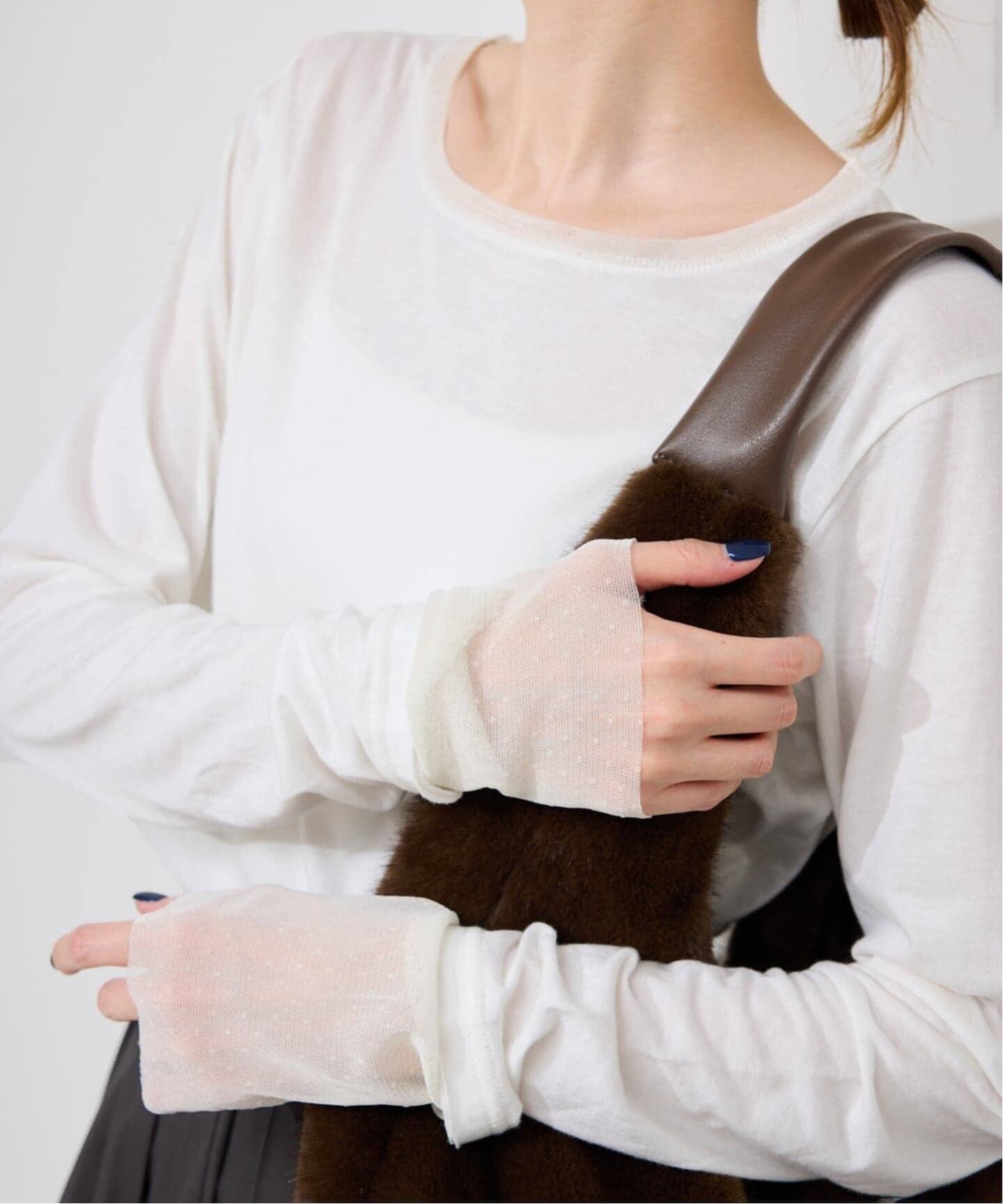 【スローブ イエナ/SLOBE IENA】の《追加4 》レイヤードフロッキードットスリーブロンTEE 人気、トレンドファッション・服の通販 founy(ファニー) ファッション Fashion レディースファッション Fashion for Women トップス・カットソー Cut & Sew Tops ロングTシャツ・Tシャツ Longline T-Shirts & Tees 2025年 2025 2025-2026秋冬・A/W Autumn/Winter 2025–26 AW25–26 インナー Innerwear カットソー Cut and Sewn Top カーディガン Cardigan, Knitwear ジャケット Jacket, Outerwear スウェット / スエット Sweatshirt, Sweatwear チュール Tulip, Tulip Motif ドット Polka Dot, Dot Pattern other-1|ID: prp329100004801954 ipo3291000000034839589