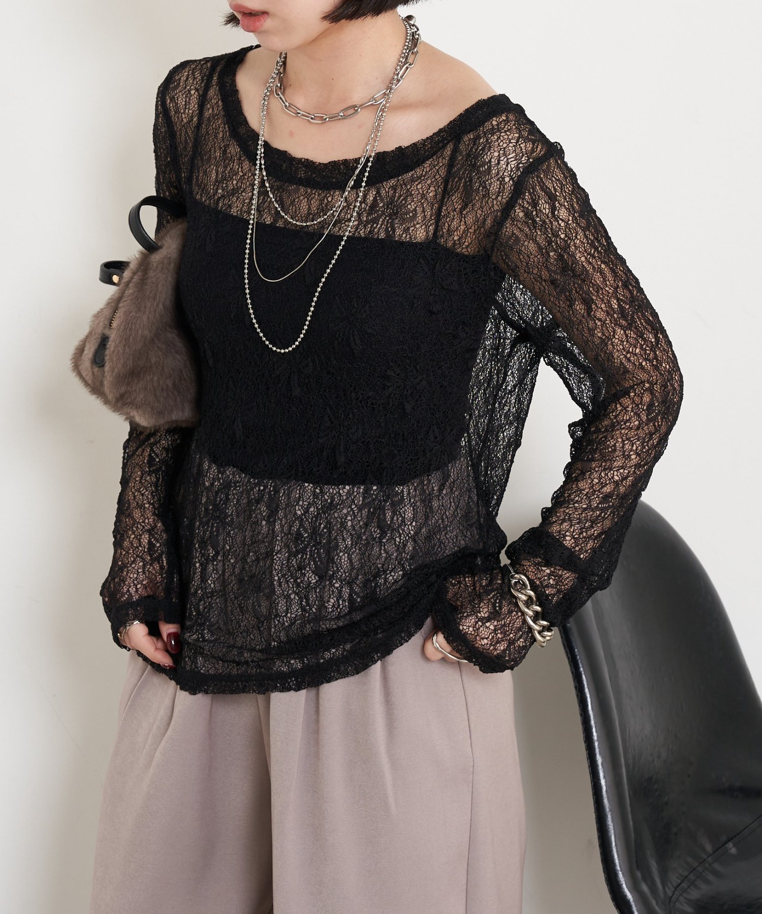 【ジェナ エスパス メルヴェイユ/Jena espace merveilleux】の【レイヤードで映える一枚】レースシアーカットソー インテリア・キッズ・メンズ・レディースファッション・服の通販 founy(ファニー) ファッション Fashion レディースファッション Fashion for Women トップス・カットソー Cut & Sew Tops カットソー・ベーシックTシャツ Cut-and-Sewn Tops / Stretch Tees & Basics カットソー Cut and Sewn Top キャミソール Camisole, Spaghetti Strap Top スマート Smart, Elegant フェミニン Feminine, Girly レース Lace, Lace Fabric ロング Long, Long-Length 再入荷 Restock / Back in Stock おすすめ Recommended / Our Picks エレガント 上品 Elegant ブラック|ID: prp329100004802045 ipo3291000000034840198