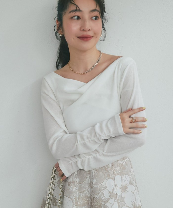 【ラブティックボンボン/La boutique BonBon】の【取り入れやすいトレンド】ドレープネックプルオーバー インテリア・キッズ・メンズ・レディースファッション・服の通販 founy(ファニー) https://founy.com/ ファッション Fashion レディースファッション Fashion for Women トップス・カットソー Cut & Sew Tops カジュアルプルオーバー・ニットトップス Pullovers & Knit Tops / Casual Pullovers おすすめ Recommended / Our Picks シンプル Simple, Minimal ストレッチ Stretch, Stretchy Fabric スラックス Slacks, Dress Pants デコルテ Décolleté, Neckline デニム Denim, Jeans Material トレンド Trend, Trending Now フィット Fit, Slim Fit フェミニン Feminine, Girly マーメイド Mermaid, Fishtail Silhouette エレガント 上品 Elegant |ID: prp329100004802055 ipo3291000000034840247