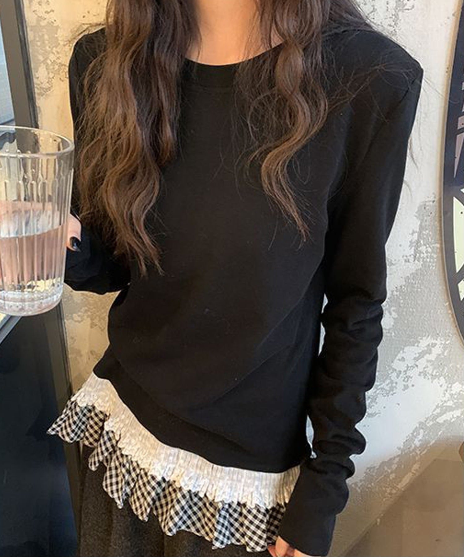 【チェルカ/CERCA】のNia/Nia(ニア)/裾フリル チェックレイヤード風長袖トップス インテリア・キッズ・メンズ・レディースファッション・服の通販 founy(ファニー) ファッション Fashion レディースファッション Fashion for Women トップス・カットソー Cut & Sew Tops ガーリー Girly, Feminine Style シンプル Simple, Minimal トレンド Trend, Trending Now フリル Frill, Ruffle レース Lace, Lace Fabric 再入荷 Restock / Back in Stock 長袖 Long Sleeve, Full Sleeve ブラック|ID: prp329100004802063 ipo3291000000034840303