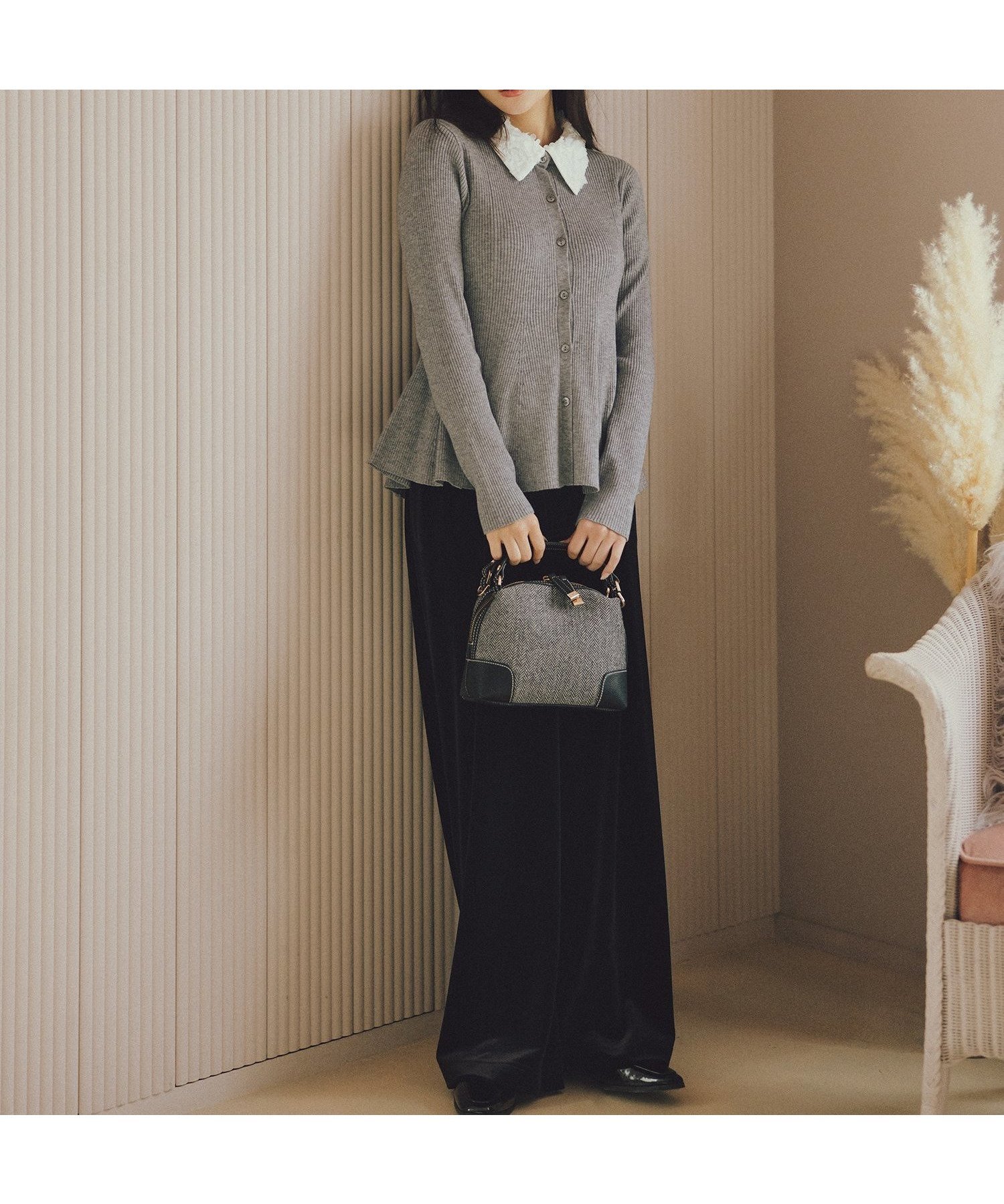 【ナチュラル ビューティー ベーシック/NATURAL BEAUTY BASIC】のベロアイージーパンツ インテリア・キッズ・メンズ・レディースファッション・服の通販 founy(ファニー) 　ファッション　Fashion　レディースファッション　Fashion for Women　パンツ　Pants & Trousers　なめらか　Smooth, Silky Texture　ストレート　Straight, Straight Cut　ベロア　Velour, Soft Velvet　リラックス　Relax, Relaxed Fit　エレガント 上品　Elegant　ブラック|ID: prp329100004802159 ipo3291000000034840928