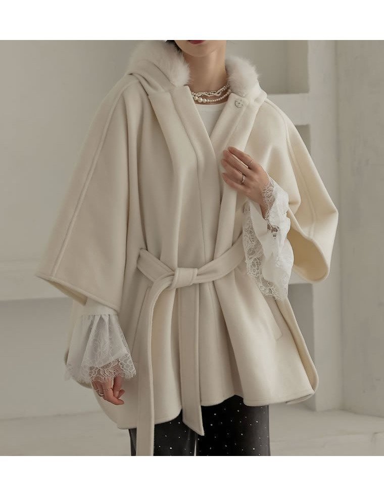 【リエディ/Re:EDIT】のリバーフーディーポンチョコート インテリア・キッズ・メンズ・レディースファッション・服の通販 founy(ファニー) ファッション Fashion レディースファッション Fashion for Women アウター Coat / Outerwear Collection コート・ロングコート・ピーコート Long Coats, Peacoats & More ポンチョ・ケープコート Ponchos & Capes クラシカル Classical, Vintage-Inspired トレンド Trend, Trending Now なめらか Smooth, Silky Texture バランス Balance, Style Balance フェイクファー Faux Fur, Imitation Fur フェイス Face, Facial Design ポケット Pocket, Pocket Detail ミドル Middle Length, Mid Height ワイド Wide, Wide Fit 冬 Winter / This Winter おすすめ Recommended / Our Picks エレガント 上品 Elegant ホワイト|ID: prp329100004802288 ipo3291000000034841772