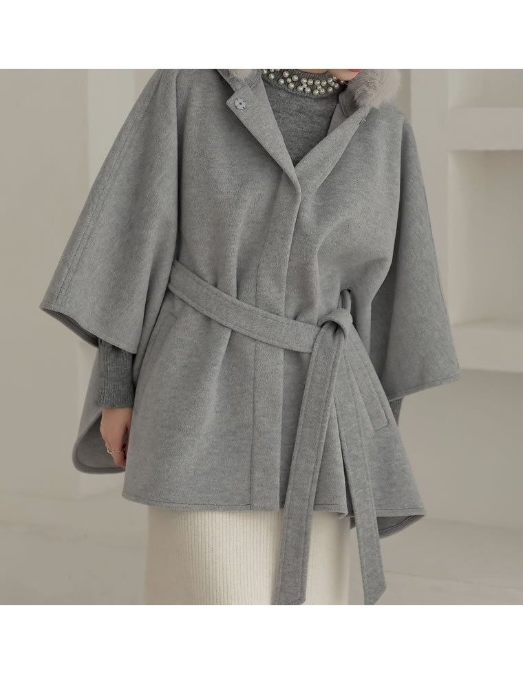 【リエディ/Re:EDIT】のリバーフーディーポンチョコート インテリア・キッズ・メンズ・レディースファッション・服の通販 founy(ファニー) ファッション Fashion レディースファッション Fashion for Women アウター Coat / Outerwear Collection コート・ロングコート・ピーコート Long Coats, Peacoats & More ポンチョ・ケープコート Ponchos & Capes クラシカル Classical, Vintage-Inspired トレンド Trend, Trending Now なめらか Smooth, Silky Texture バランス Balance, Style Balance フェイクファー Faux Fur, Imitation Fur フェイス Face, Facial Design ポケット Pocket, Pocket Detail ミドル Middle Length, Mid Height ワイド Wide, Wide Fit 冬 Winter / This Winter おすすめ Recommended / Our Picks エレガント 上品 Elegant グレー|ID: prp329100004802288 ipo3291000000034841773