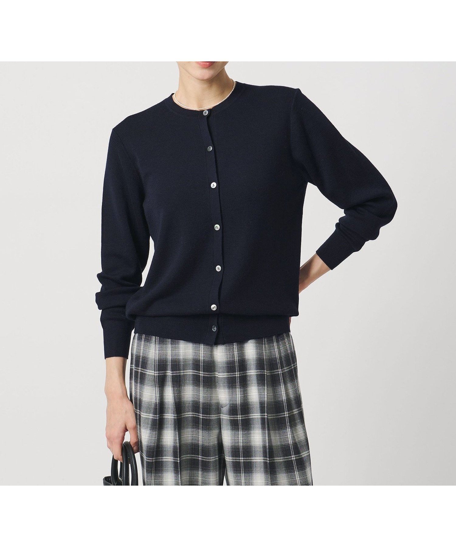 【ユナイテッドアローズ/UNITED ARROWS】のフルニードル カーディガン インテリア・キッズ・メンズ・レディースファッション・服の通販 founy(ファニー) ファッション Fashion レディースファッション Fashion for Women トップス・カットソー Cut & Sew Tops カーディガン・羽織り Layered Style Cardigans アンサンブル Ensemble Set インナー Innerwear カーディガン Cardigan, Knitwear シルク Silk, 100% Silk トレンド Trend, Trending Now なめらか Smooth, Silky Texture おすすめ Recommended / Our Picks エレガント 上品 Elegant NAVY|ID: prp329100004802421 ipo3291000000034842735