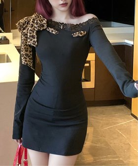 【チェルカ/CERCA】のNia/Nia(ニア)/オフショルダー レオパードリボンミニワンピース 人気、トレンドファッション・服の通販 founy(ファニー) ファッション Fashion レディースファッション Fashion for Women ワンピース Dresses エレガント 上品 Elegant ガーリー Girly, Feminine Style ショルダー Shoulder, Shoulder Strap ストッキング Stockings, Sheer Tights ネックレス Necklace, Pendant Necklace リボン Ribbon, Bow レオパード Leopard, Animal Print レース Lace, Lace Fabric ロング Long, Long-Length 再入荷 Restock / Back in Stock 厚底 Platform Shoes A/W・秋冬 Autumn/Winter 長袖 Long Sleeve, Full Sleeve |ID:prp329100004802426