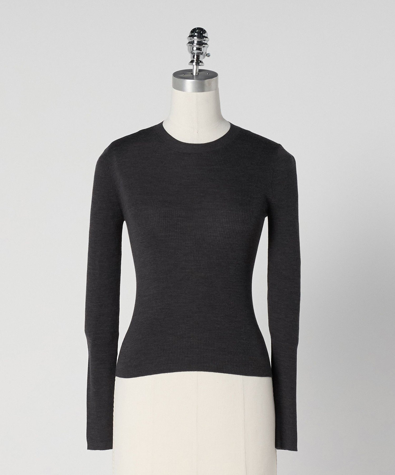 【ユナイテッドアローズ/UNITED ARROWS】のLOEFF 18ゲージ リブ クルーネック ニット インテリア・キッズ・メンズ・レディースファッション・服の通販 founy(ファニー) ファッション Fashion レディースファッション Fashion for Women トップス・カットソー Cut & Sew Tops ニット Knit Tops & Sweaters シンプル Simple, Minimal ベーシック Basic, Essential エレガント 上品 Elegant DK.GRAY|ID: prp329100004802435 ipo3291000000034861556