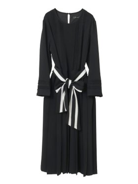 【ピンクハウス/PINK HOUSE】のサッシュベルト付きワンピース 人気、トレンドファッション・服の通販 founy(ファニー) ファッション Fashion レディースファッション Fashion for Women ワンピース Dresses ベルト&ウエストマーク Belts & Waist Accessories エレガント 上品 Elegant カフス Cuff Design サテン Satin, Glossy Fabric とろみ Fluid, Flowy Fabric プリーツ Pleats, Pleated ボーダー Border, Stripe ロング Long, Long-Length おすすめ Recommended / Our Picks |ID:prp329100004802480