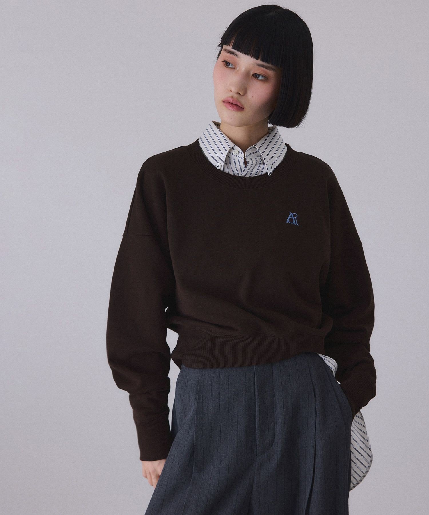 【アダム エ ロペ/ADAM ET ROPE'】の【サステナブル】パフスリーブスウェット インテリア・キッズ・メンズ・レディースファッション・服の通販 founy(ファニー) ファッション Fashion レディースファッション Fashion for Women トップス・カットソー Cut & Sew Tops レディースパーカー・カジュアルフーディー Casual Hoodies & Sweatshirts スウェット・クルーネックトップス Sweatshirts & Crewnecks / Relaxed Fit Sweat Tops クロップド Cropped, Short Length コンパクト Compact, Small Size ショルダー Shoulder, Shoulder Strap シンプル Simple, Minimal スリーブ Sleeve, Long Sleeve / Short Sleeve トレンド Trend, Trending Now ドロップ Drop Shoulder, Dropped Style なめらか Smooth, Silky Texture フェミニン Feminine, Girly ベーシック Basic, Essential ボトム Bottoms, Lower Wear ポケット Pocket, Pocket Detail ワイド Wide, Wide Fit ワンポイント One Point, Statement Accent おすすめ Recommended / Our Picks 2025年 2025 2025-2026秋冬・A/W Autumn/Winter 2025–26 AW25–26 ダークブラウン(20)|ID: prp329100004802492 ipo3291000000034843234