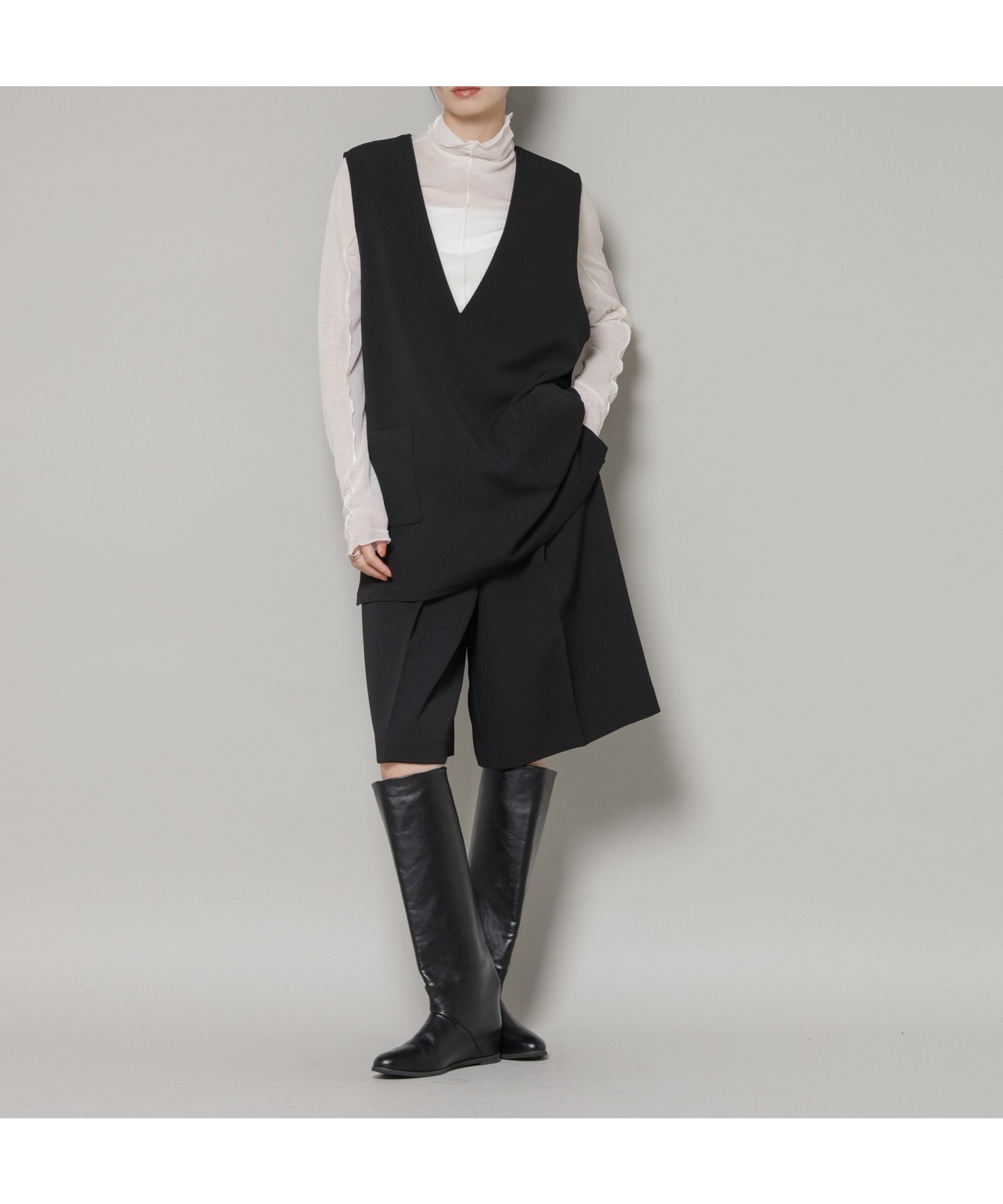 【ナノ ユニバース/nano universe】のVネックベスト×ハーフパンツ セットアップ インテリア・キッズ・メンズ・レディースファッション・服の通販 founy(ファニー) ファッション Fashion レディースファッション Fashion for Women アウター Coat / Outerwear Collection セットアップ Matching Sets レディースパンツ・ボトムス Pants & Trousers / Bottoms パンツ Pants & Trousers ショートパンツ・ハーフパンツ High-Waisted & Relaxed Shorts インナー Innerwear セットアップ Set-Up, Coordinated Outfit ハーフ Half, Half-Length パッチ Patch, Appliqué ベスト Vest, Waistcoat ベーシック Basic, Essential ポケット Pocket, Pocket Detail アウトレット Outlet / Clearance エレガント 上品 Elegant 2026年 2026 ブラック|ID: prp329100004802529 ipo3291000000034843425