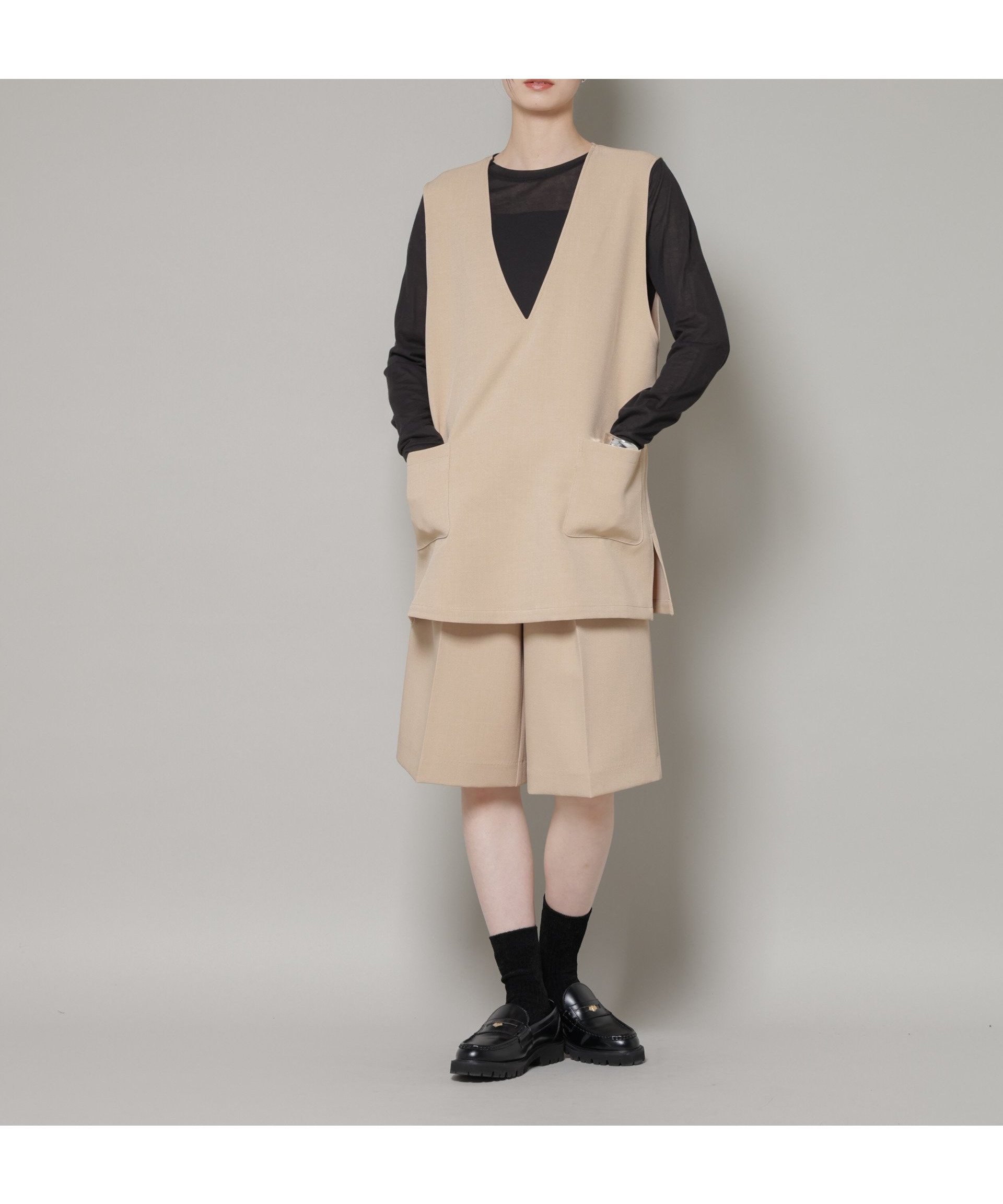 【ナノ ユニバース/nano universe】のVネックベスト×ハーフパンツ セットアップ インテリア・キッズ・メンズ・レディースファッション・服の通販 founy(ファニー) ファッション Fashion レディースファッション Fashion for Women アウター Coat / Outerwear Collection セットアップ Matching Sets レディースパンツ・ボトムス Pants & Trousers / Bottoms パンツ Pants & Trousers ショートパンツ・ハーフパンツ High-Waisted & Relaxed Shorts インナー Innerwear セットアップ Set-Up, Coordinated Outfit ハーフ Half, Half-Length パッチ Patch, Appliqué ベスト Vest, Waistcoat ベーシック Basic, Essential ポケット Pocket, Pocket Detail アウトレット Outlet / Clearance エレガント 上品 Elegant 2026年 2026 ベージュ|ID: prp329100004802529 ipo3291000000034843426