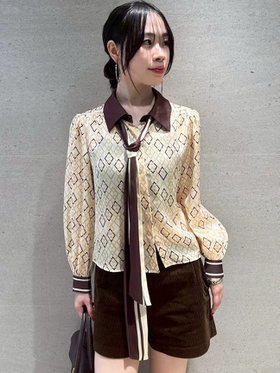 【リリーブラウン/Lily Brown】のクラシカルパターンボウタイブラウス 人気、トレンドファッション・服の通販 founy(ファニー) ファッション Fashion レディースファッション Fashion for Women トップス・カットソー Cut & Sew Tops シャツ・ブラウス・オフィスカジュアル Elegant Blouses & Button-Ups ヴィンテージ Vintage Style クラシカル Classical, Vintage-Inspired 今季 This Season, Current Season スマート Smart, Elegant セットアップ Set-Up, Coordinated Outfit デニム Denim, Jeans Material 人気 Popular, Best Seller プリーツ Pleats, Pleated リボン Ribbon, Bow ロング Long, Long-Length おすすめ Recommended / Our Picks |ID:prp329100004802570