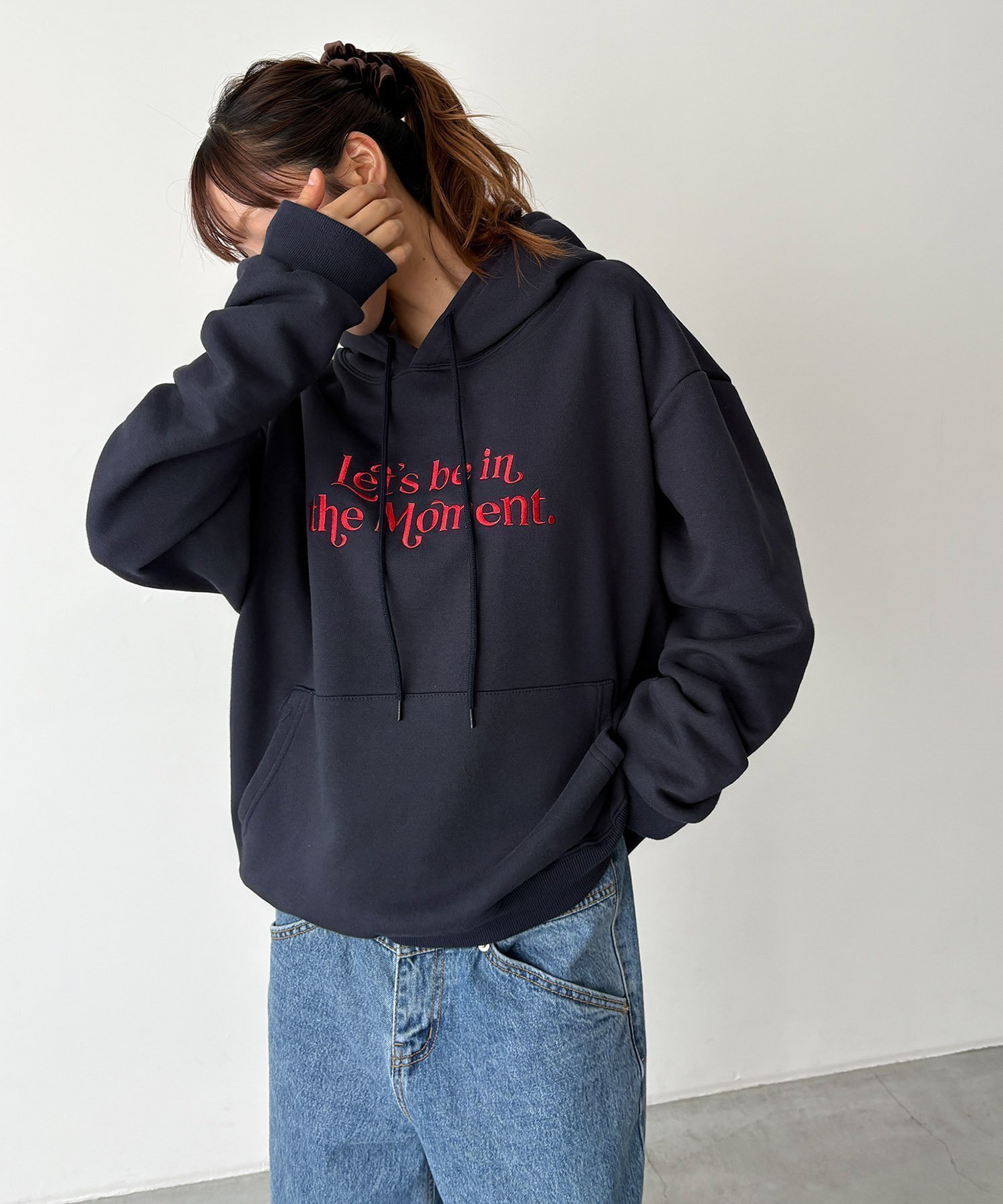 【キャナルジーン/CANAL JEAN】のEl mar Let s be in 刺繍パーカー 裏毛 インテリア・キッズ・メンズ・レディースファッション・服の通販 founy(ファニー) ファッション Fashion レディースファッション Fashion for Women トップス・カットソー Cut & Sew Tops レディースパーカー・カジュアルフーディー Casual Hoodies & Sweatshirts インナー Innerwear ショート Short, Short Length デニム Denim, Jeans Material ドローコード Drawcord, Drawstring Cord パーカー Hoodie, Parka ポケット Pocket, Pocket Detail ロング Long, Long-Length 定番 Standard, Basic Item ネイビー|ID: prp329100004802589 ipo3291000000034843935