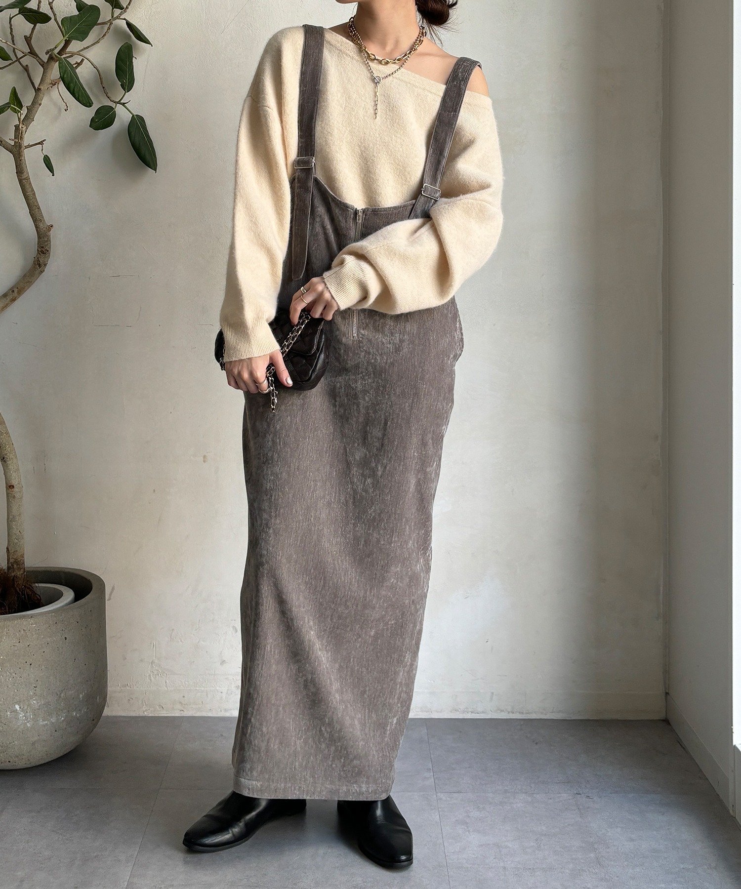 【ドゥドゥ/DouDou】のベロアジャンスカ インテリア・キッズ・メンズ・レディースファッション・服の通販 founy(ファニー) ファッション Fashion レディースファッション Fashion for Women トップス・カットソー Cut & Sew Tops ベロアトップス Velour Tops / Velvet-Look Items インナー Innerwear スマート Smart, Elegant 雑誌 Magazine, Fashion Magazine ベロア Velour, Soft Velvet リラックス Relax, Relaxed Fit ロング Long, Long-Length 冬 Winter / This Winter A/W・秋冬 Autumn/Winter 再入荷 Restock / Back in Stock エレガント 上品 Elegant 2025年 2025 2025-2026秋冬・A/W Autumn/Winter 2025–26 AW25–26 グレージュ|ID: prp329100004802593 ipo3291000000034843978