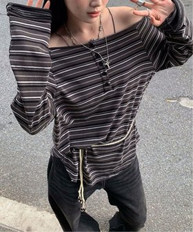 【チェルカ/CERCA】のMEMECLE/マルチボーダー ヘンリーネック オフショルロンT 人気、トレンドファッション・服の通販 founy(ファニー) ファッション Fashion レディースファッション Fashion for Women トップス・カットソー Cut & Sew Tops ロングTシャツ・Tシャツ Longline T-Shirts & Tees インナー Innerwear カーゴパンツ Cargo Pants, Utility Pants キャミソール Camisole, Spaghetti Strap Top タンク Tank Top, Sleeveless Top デコルテ Décolleté, Neckline デニム Denim, Jeans Material トレンド Trend, Trending Now バルーン Balloon, Balloon Silhouette プリーツ Pleats, Pleated ボーダー Border, Stripe ミックス Mix, Mixed Style ワイド Wide, Wide Fit 再入荷 Restock / Back in Stock おすすめ Recommended / Our Picks エレガント 上品 Elegant |ID:prp329100004802659