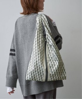 【ヴェルメイユ パー イエナ/VERMEIL par iena】の《追加6》VERMEIL モノグラムエコバッグMedium 人気、トレンドファッション・服の通販 founy(ファニー) ファッション Fashion レディースファッション Fashion for Women 2025年 2025 2025-2026秋冬・A/W Autumn/Winter 2025–26 AW25–26 コンパクト Compact, Small Size スマート Smart, Elegant プリント Print, Printed Pattern ポケット Pocket, Pocket Detail 定番 Standard, Basic Item |ID:prp329100004802932