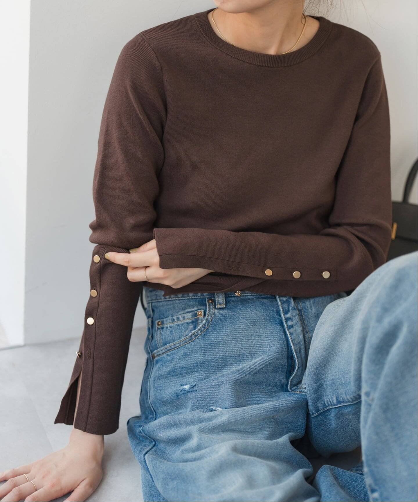 【スピック&スパン/Spick & Span】のスリーブメタルボタンニット インテリア・キッズ・メンズ・レディースファッション・服の通販 founy(ファニー) ファッション Fashion レディースファッション Fashion for Women トップス・カットソー Cut & Sew Tops ニット Knit Tops & Sweaters ストレッチ Stretch, Stretchy Fabric スリット Slit, Slit Detail エレガント 上品 Elegant ブラウン|ID: prp329100004802954 ipo3291000000034847118
