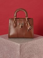 【スナイデル/SNIDEL】のスクエアパッドロックバッグ 人気、トレンドファッション・服の通販 founy(ファニー) ファッション Fashion レディースファッション Fashion for Women バッグ Bags エレガント 上品 Elegant クラシカル Classical, Vintage-Inspired コンパクト Compact, Small Size スクエア Square, Square Shape スマート Smart, Elegant 人気 Popular, Best Seller フェイクレザー Faux Leather, PU Leather ポケット Pocket, Pocket Detail モチーフ Motif, Design Theme おすすめ Recommended / Our Picks thumbnail BRW[058]|ID: prp329100004803041 ipo3291000000034847631