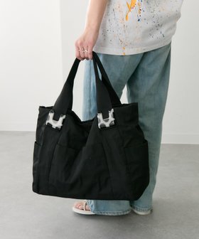 【イア パピヨネ/ear PAPILLONNER】の樹脂パーツトートバッグLサイズ 人気、トレンドファッション・服の通販 founy(ファニー) ファッション Fashion レディースファッション Fashion for Women バッグ Bags キルティング Quilted, Quilting ショルダー Shoulder, Shoulder Strap シルバー Silver, Metallic Silver ストライプ Stripe, Striped Pattern 定番 Standard, Basic Item 人気 Popular, Best Seller ボーダー Border, Stripe ポケット Pocket, Pocket Detail マーブル Marble, Marble Pattern ワンポイント One Point, Statement Accent ワーク Workwear, Utility Style 旅行 Travel |ID:prp329100004803050