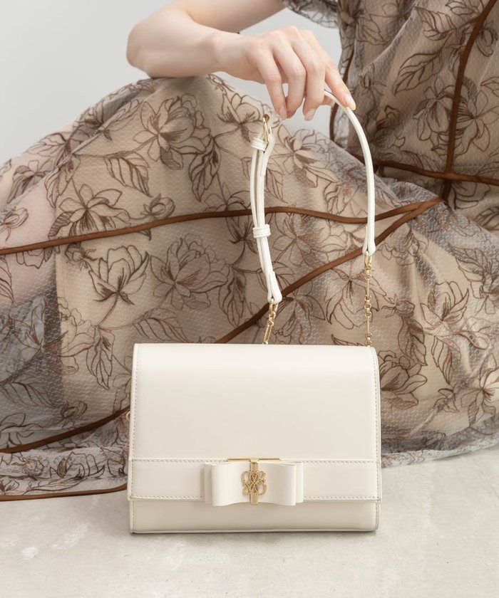 【ランダ/RANDA】の2WAY モノグラムリボンショルダーバッグ インテリア・キッズ・メンズ・レディースファッション・服の通販 founy(ファニー) https://founy.com/ ファッション Fashion レディースファッション Fashion for Women バッグ Bags ショルダー Shoulder, Shoulder Strap スクエア Square, Square Shape チェーン Chain, Chain Strap ハンカチ Handkerchief, Hanky フォルム Silhouette, Form フロント Front, Front Design ベーシック Basic, Essential ポケット Pocket, Pocket Detail ポーチ Pouch, Small Case マグネット Magnet, Magnetic Closure リップ Lip, Lip Motif リボン Ribbon, Bow エレガント 上品 Elegant 財布 Wallet, Purse |ID: prp329100004803118 ipo3291000000034848092