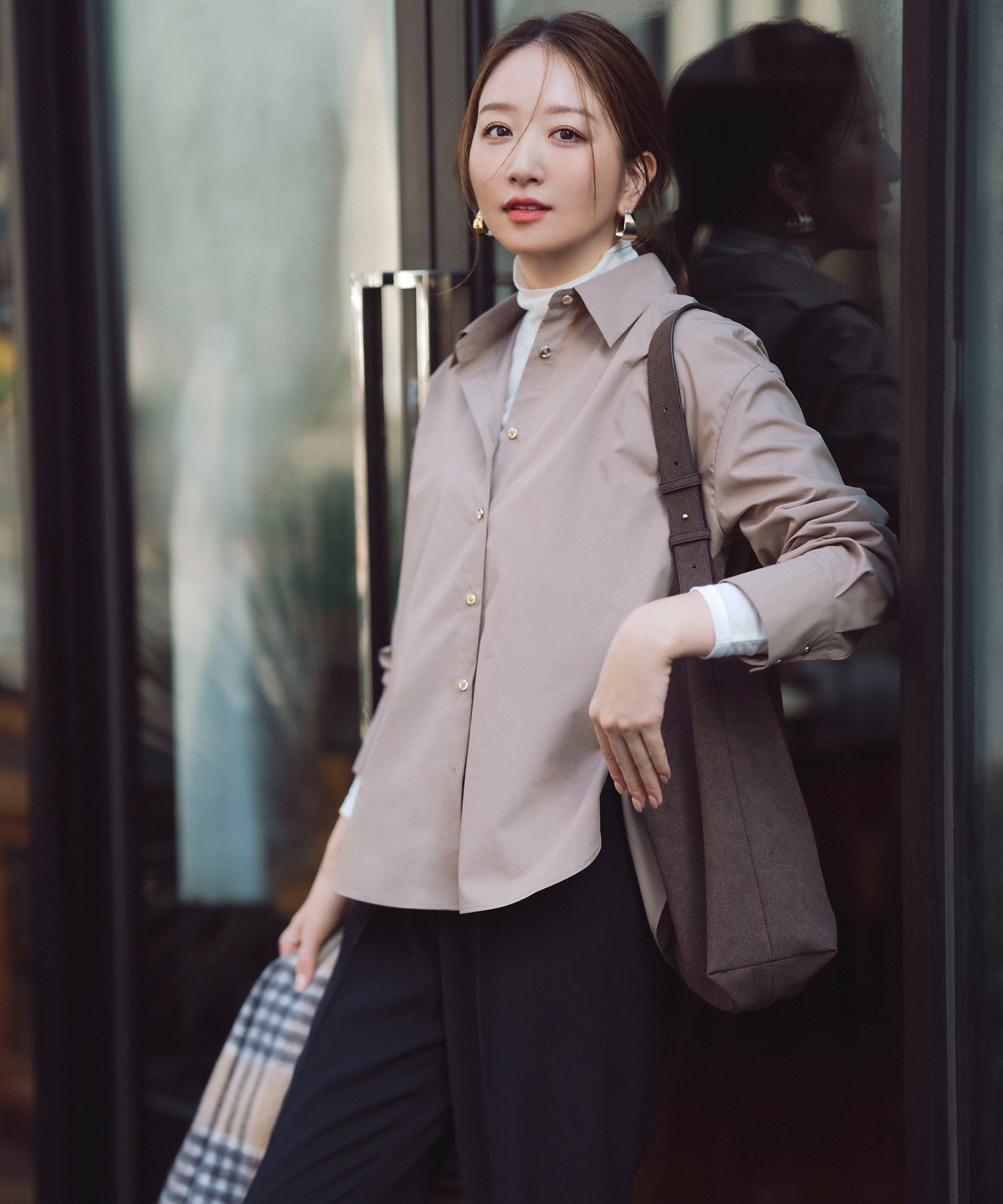 【ナチュラル ビューティー ベーシック/NATURAL BEAUTY BASIC】のシアーカットソーシリーズ ハイネック インテリア・キッズ・メンズ・レディースファッション・服の通販 founy(ファニー) 雑誌掲載アイテム Magazine Picks & Fashion Features ファッション雑誌 Fashion Magazines オッジ Oggi ファッション Fashion レディースファッション Fashion for Women トップス・カットソー Cut & Sew Tops カットソー・ベーシックTシャツ Cut-and-Sewn Tops / Stretch Tees & Basics インナー Innerwear キャミソール Camisole, Spaghetti Strap Top ハイネック High Neck, Mock Neck フィット Fit, Slim Fit 雑誌 Magazine, Fashion Magazine オフホワイト1|ID: prp329100004803241 ipo3291000000034848858