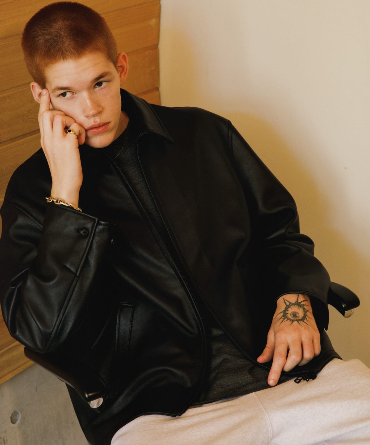 【アーバンリサーチ/URBAN RESEARCH / MEN】のLAMB LEATHER SPORTS JACKET インテリア・キッズ・メンズ・レディースファッション・服の通販 founy(ファニー) ファッション Fashion メンズファッション Fashion for Men クラシック Classic, Timeless Style 軽量 Lightweight, Ultra Light ショルダー Shoulder, Shoulder Strap ジャケット Jacket, Outerwear スウェット / スエット Sweatshirt, Sweatwear スポーツ Sports, Activewear ドロップ Drop Shoulder, Dropped Style A/W・秋冬 Autumn/Winter 冬 Winter / This Winter エレガント 上品 Elegant 2025年 2025 2025-2026秋冬・A/W Autumn/Winter 2025–26 AW25–26 BLACK|ID: prp329100004803310 ipo3291000000034849325