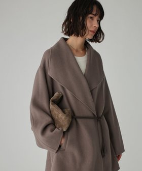 【バビロン/BABYLONE / KIDS】のベルト付きリバーショートコート 人気、トレンドファッション・服の通販 founy(ファニー) ファッション Fashion キッズファッション Fashion for Kids アウター Coat Outerwear /Kids 軽量 Lightweight, Ultra Light ダブル Double, Double-Breasted 冬 Winter / This Winter 再入荷 Restock / Back in Stock おすすめ Recommended / Our Picks 2025年 2025 2025-2026秋冬・A/W Autumn/Winter 2025–26 AW25–26 |ID:prp329100004803418