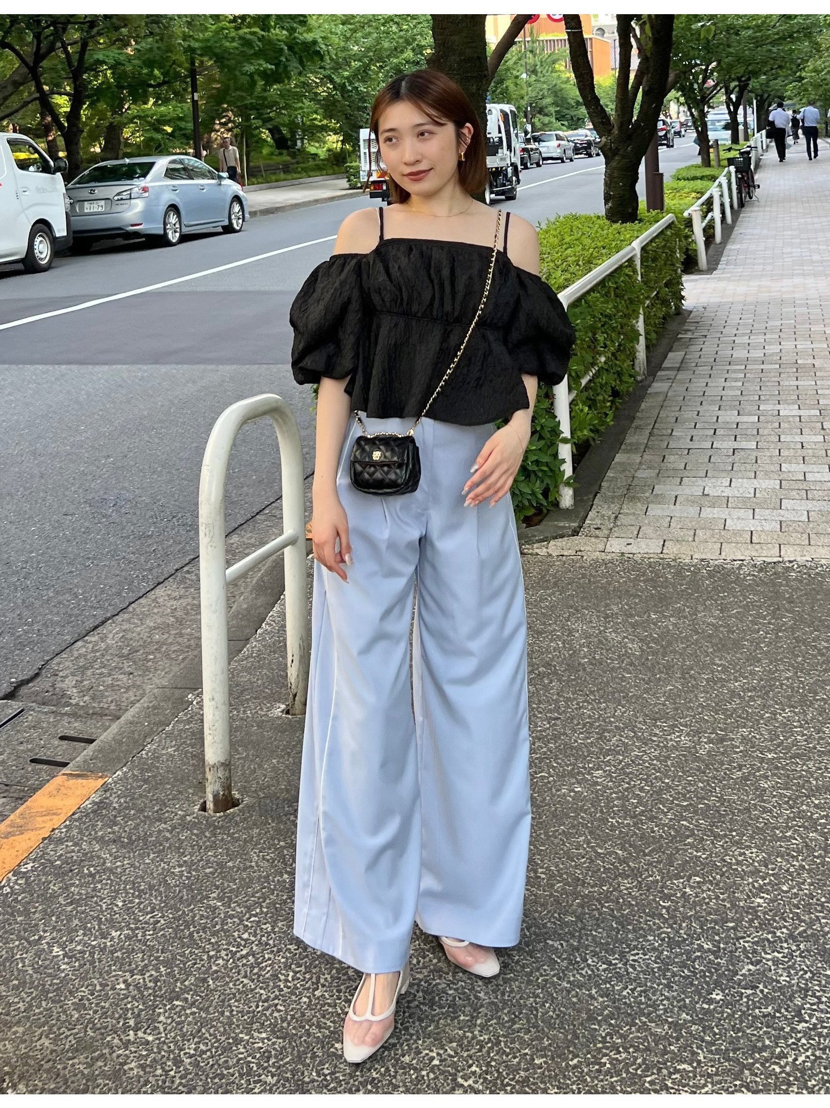 【スナイデル/SNIDEL】のタックラインパンツ インテリア・キッズ・メンズ・レディースファッション・服の通販 founy(ファニー) 　ファッション　Fashion　レディースファッション　Fashion for Women　パンツ　Pants & Trousers　ウェーブ　Wavy Pattern　今季　This Season, Current Season　ストレート　Straight, Straight Cut　スポーティ　Sporty, Casual Athletic　スマート　Smart, Elegant　トレンド　Trend, Trending Now　ポケット　Pocket, Pocket Detail　ワイド　Wide, Wide Fit　おすすめ　Recommended / Our Picks　LBLU[081]|ID: prp329100004803536 ipo3291000000034851046