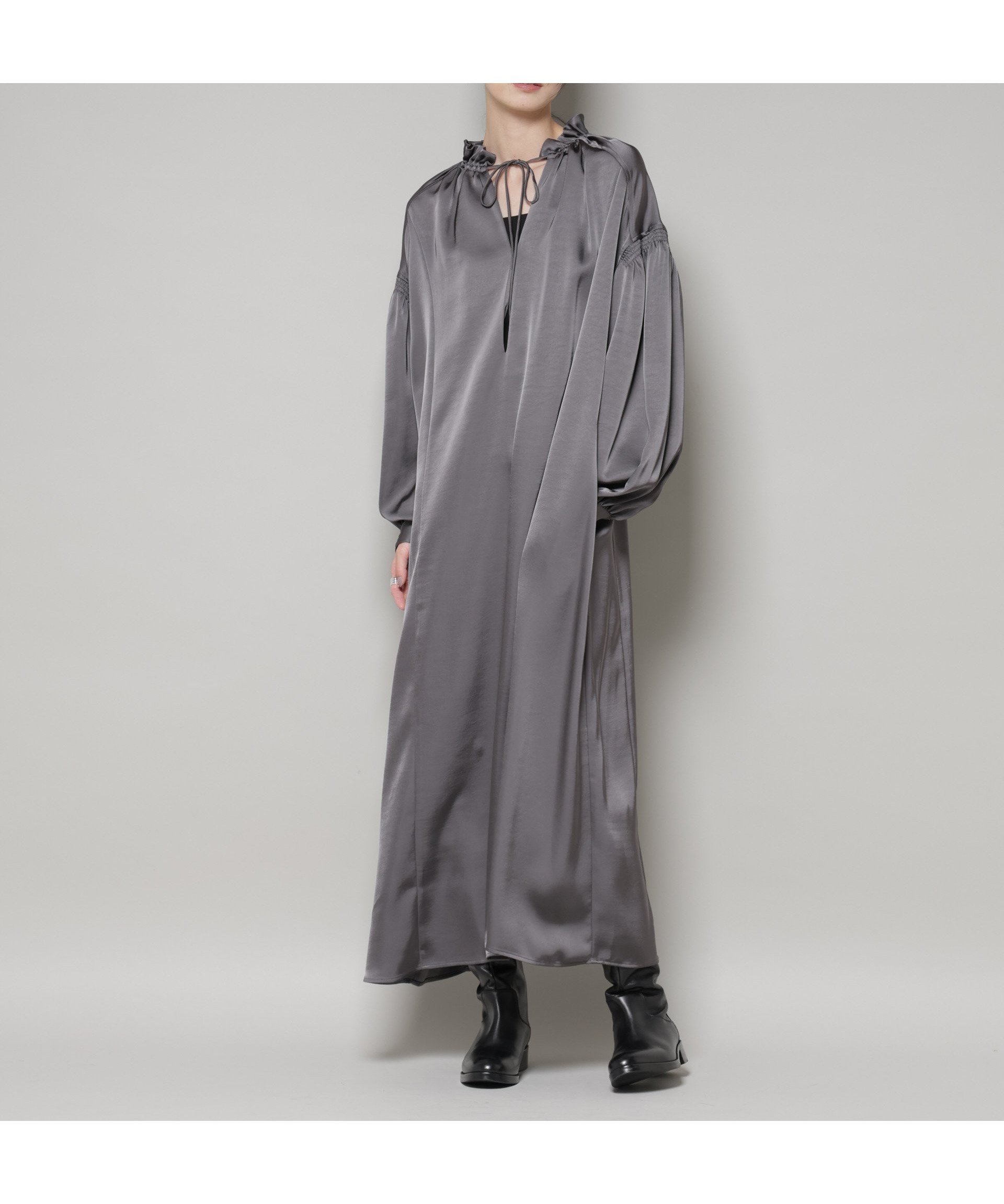 【ナノ ユニバース/nano universe】のシャーリングギャザースリーブサテンマキシワンピース インテリア・キッズ・メンズ・レディースファッション・服の通販 founy(ファニー) ファッション Fashion レディースファッション Fashion for Women ワンピース Dresses マキシ丈ワンピース・ロングドレス Maxi Dresses / Long One-Pieces ウォッシャブル Machine Washable ギャザー Gathered, Ruffled サテン Satin, Glossy Fabric ジャケット Jacket, Outerwear タートルネック Turtleneck, High Neck A/W・秋冬 Autumn/Winter アウトレット Outlet / Clearance エレガント 上品 Elegant ビジネス 仕事 通勤 Business / Work / Commuting 2025年 2025 2025-2026秋冬・A/W Autumn/Winter 2025–26 AW25–26 グレー|ID: prp329100004803836 ipo3291000000034852998