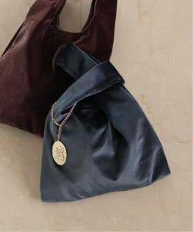 【スローブ イエナ/SLOBE IENA】 Ex-Libris Paris SLOBE別注 ベロアバッグ人気、トレンドファッション・服の通販 founy(ファニー) ファッション Fashion レディースファッション Fashion for Women トップス・カットソー Cut & Sew Tops ベロアトップス Velour Tops / Velvet-Look Items バッグ Bags クラシック Classic, Timeless Style スマート Smart, Elegant チャーム Charm, Pendant 手描き Hand-Drawn, Illustrated バロック Baroque, Baroque Design フランス France, French ベロア Velour, Soft Velvet 別注 Limited Edition, Custom Order モチーフ Motif, Design Theme エレガント 上品 Elegant |ID:prp329100004804038