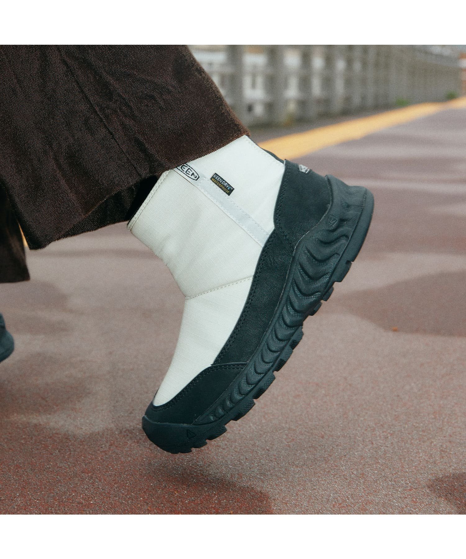 【キーン/KEEN】のWOMEN HOOD NXIS PULL ON WP レディース フッドネクシス プルオン インテリア・キッズ・メンズ・レディースファッション・服の通販 founy(ファニー) ファッション Fashion レディースファッション Fashion for Women アウトドア Outdoor Clothing クッション Cushion, Throw Pillow コレクション Collection, Seasonal Line 軽量 Lightweight, Ultra Light 冬 Winter / This Winter Silver Birch/Black|ID: prp329100004805162 ipo3291000000034867236