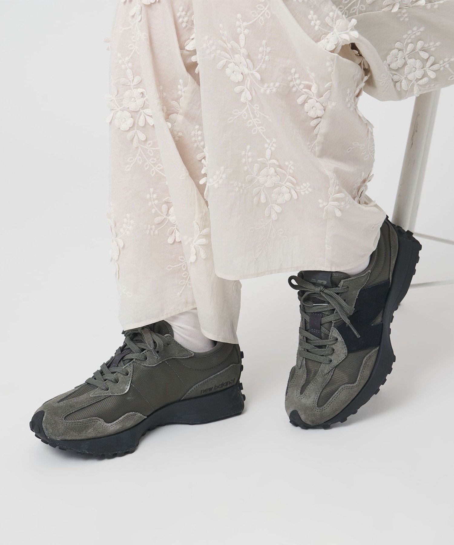 【ビューティ&ユース ユナイテッドアローズ/BEAUTY&YOUTH / UNITED ARROWS】のNew Balance U327/スニーカー 人気、トレンドファッション・服の通販 founy(ファニー) ファッション Fashion レディースファッション Fashion for Women アクセサリー Fashion Accessories シューズ Shoes, Footwear スニーカー Sneakers, Trainers バランス Balance, Style Balance ビッグ Big, Oversized フォルム Silhouette, Form ボストン Boston ランニング Running, Running Wear, Activewear, Jogging ゴルフ Golf other-1|ID: prp329100004805170 ipo3291000000034867288