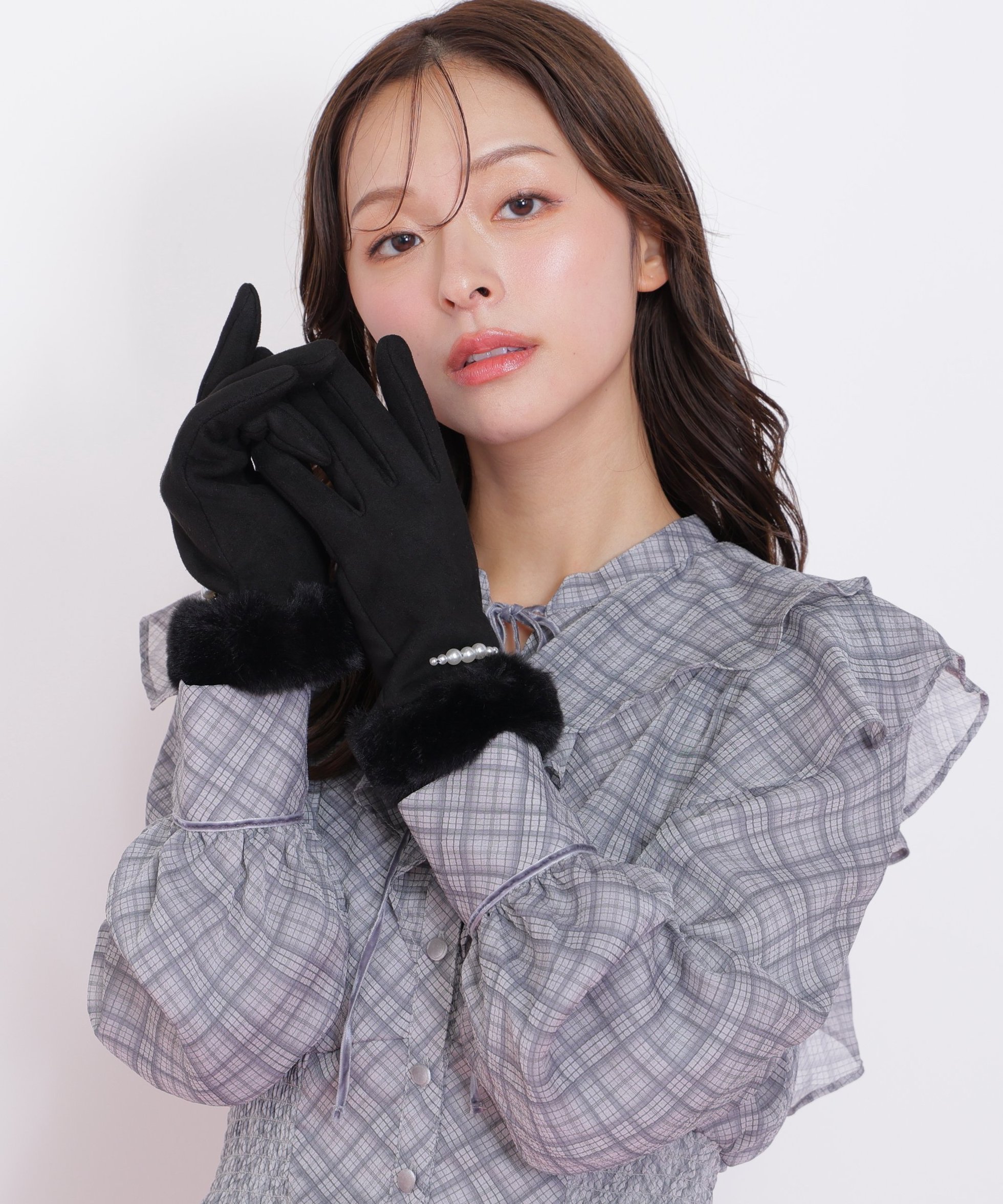 【ジルバイジルスチュアート/JILL by JILLSTUART】のフェイクスエードフェイクファー付きグローブ インテリア・キッズ・メンズ・レディースファッション・服の通販 founy(ファニー) ファッション Fashion レディースファッション Fashion for Women スマート Smart, Elegant パール Pearl, Pearl Accent フェイクファー Faux Fur, Imitation Fur エレガント 上品 Elegant ブラック|ID: prp329100004805198 ipo3291000000034867490