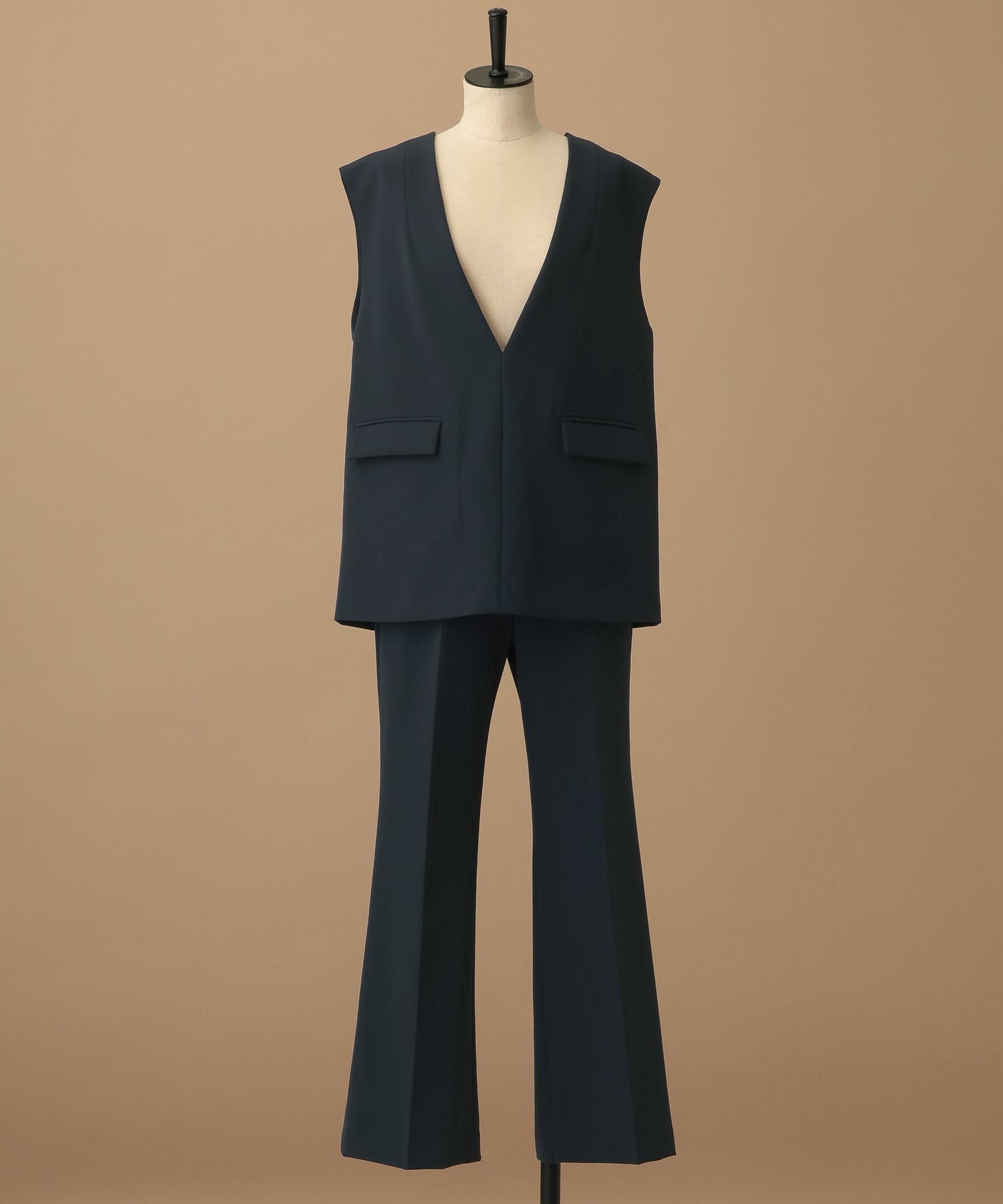 【アパートバイローリーズ/apart by lowrys】の【セレモニー】C*ベストセットアップ 人気、トレンドファッション・服の通販 founy(ファニー) 　ファッション　Fashion　レディースファッション　Fashion for Women　アウター　Coat / Outerwear Collection　トップス・カットソー　Cut & Sew Tops　ベスト&ジレ / 重ね着スタイル　Vests & Gilets　春　Spring　ストレッチ　Stretch, Stretchy Fabric　セットアップ　Set-Up, Coordinated Outfit　センター　Center, Center Line　デニム　Denim, Jeans Material　ノースリーブ　Sleeveless, No-Sleeve　フレア　Flare, Flared　ベスト　Vest, Waistcoat　ベーシック　Basic, Essential　ポケット　Pocket, Pocket Detail　ロング　Long, Long-Length　おすすめ　Recommended / Our Picks　夏　Summer　セレモニー　Ceremony　入学式　Entrance Ceremony　 other-1|ID: prp329100004805217 ipo3291000000034867672