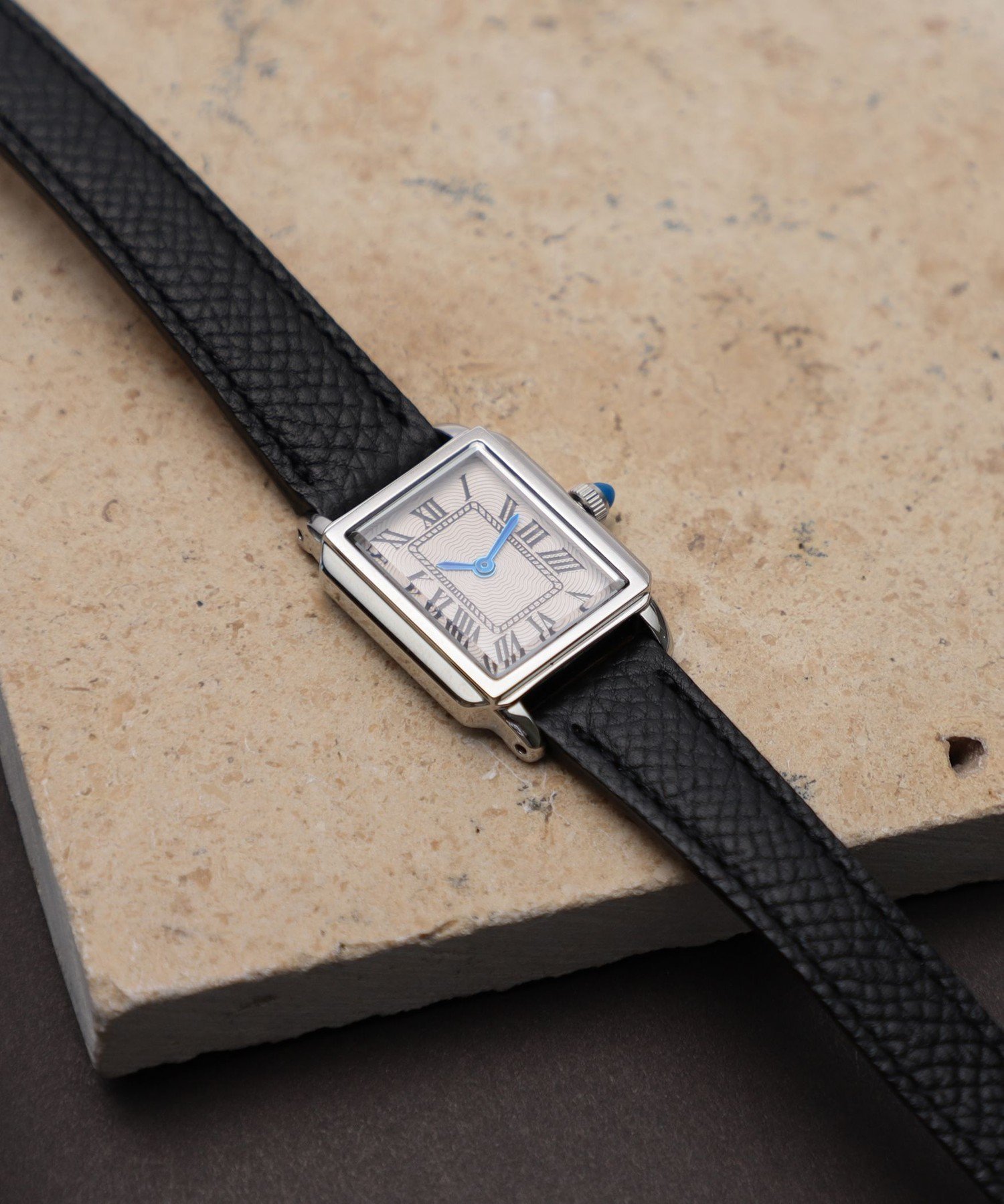 【デミルクス ビームス/Demi-Luxe BEAMS】の【ロングセラー】Dバックル レザーウォッチ 25AW ギフト プレゼント インテリア・キッズ・メンズ・レディースファッション・服の通販 founy(ファニー) ファッション Fashion レディースファッション Fashion for Women バッグ Bags アクセサリー Fashion Accessories エレガント 上品 Elegant スポーツ Sports, Activewear おすすめ Recommended / Our Picks 2024年 2024 ギフト プレゼント Gift / Present 2024-2025秋冬・A/W Autumn/Winter 2024–25 AW24–25 2025年 2025 2025春夏・S/S Spring/Summer 2025 SS25 2025-2026秋冬・A/W Autumn/Winter 2025–26 AW25–26 BLACK/SILVER|ID: prp329100004805249 ipo3291000000034867929