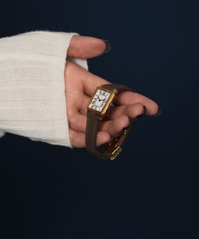 【デミルクス ビームス/Demi-Luxe BEAMS】の【ロングセラー】Dバックル レザーウォッチ 25AW ギフト プレゼント 人気、トレンドファッション・服の通販 founy(ファニー) ファッション Fashion レディースファッション Fashion for Women バッグ Bags アクセサリー Fashion Accessories エレガント 上品 Elegant スポーツ Sports, Activewear おすすめ Recommended / Our Picks 2024年 2024 ギフト プレゼント Gift / Present 2024-2025秋冬・A/W Autumn/Winter 2024–25 AW24–25 2025年 2025 2025春夏・S/S Spring/Summer 2025 SS25 2025-2026秋冬・A/W Autumn/Winter 2025–26 AW25–26 |ID:prp329100004805249