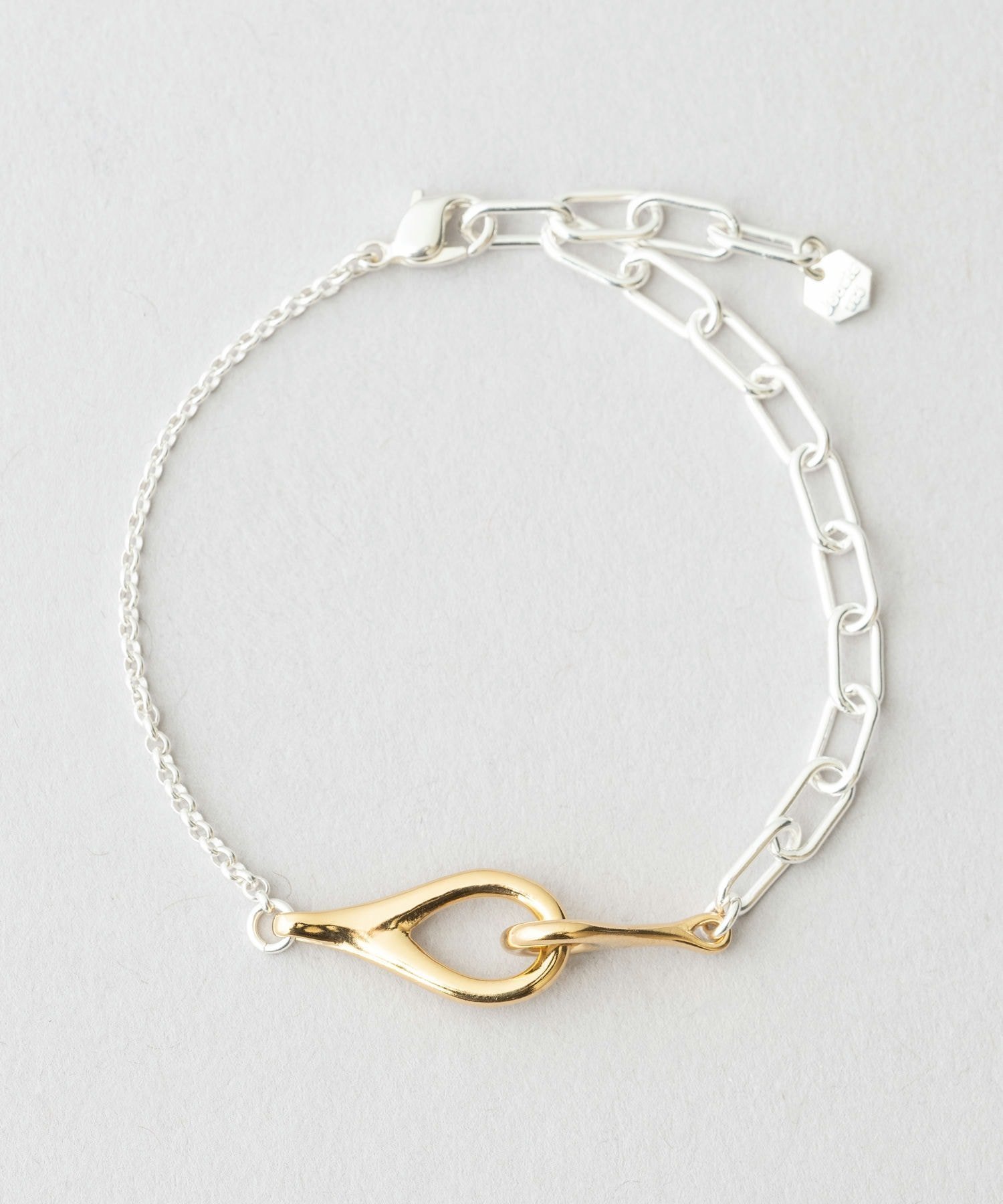 【ジュエッテ/Jouete】のチェーン ブレスレット コンビカラー インテリア・キッズ・メンズ・レディースファッション・服の通販 founy(ファニー) ファッション Fashion レディースファッション Fashion for Women ジュエリー Jewelry チェーン&カフブレスレット Cuff & Chain Bracelets コンビ Combo, Combination Style チェーン Chain, Chain Strap バランス Balance, Style Balance フィット Fit, Slim Fit ブレスレット Bracelet, Wristband モチーフ Motif, Design Theme イエローゴールド|ID: prp329100004805258 ipo3291000000034867981