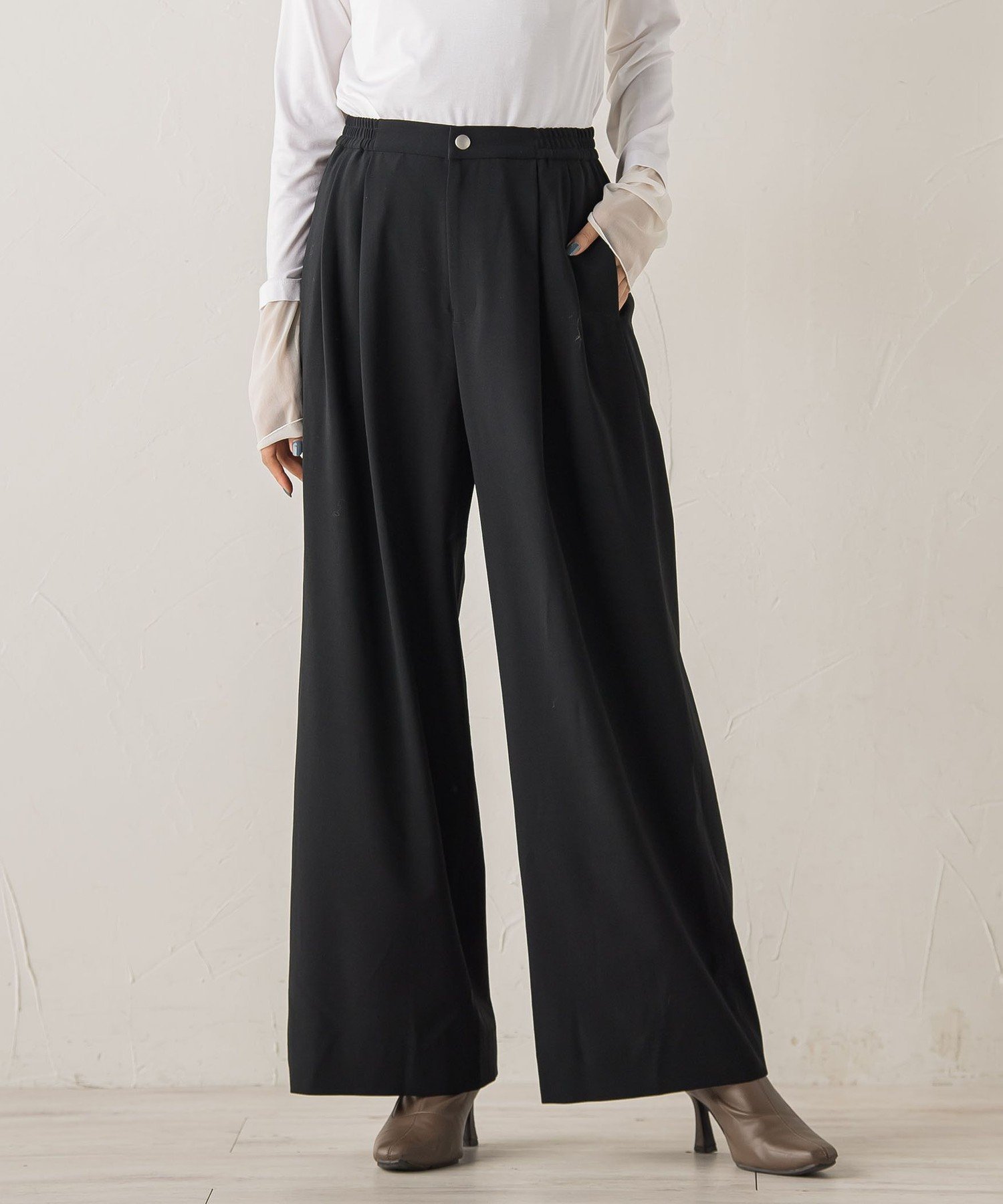 【ドロワット ロートレアモン/Droite Lautreamont】のラナミスト2WAYパンツ≪洗濯機で洗える≫ インテリア・キッズ・メンズ・レディースファッション・服の通販 founy(ファニー) ファッション Fashion レディースファッション Fashion for Women パンツ Pants & Trousers 洗える Machine Washable 秋 Autumn トレンド Trend, Trending Now フェミニン Feminine, Girly フロント Front, Front Design メタル Metal, Metal Parts 無地 Plain, Solid Color リラックス Relax, Relaxed Fit ルーズ Loose, Oversized ワイド Wide, Wide Fit A/W・秋冬 Autumn/Winter エレガント 上品 Elegant 2025年 2025 2025-2026秋冬・A/W Autumn/Winter 2025–26 AW25–26 ブラック|ID: prp329100004805330 ipo3291000000034868445