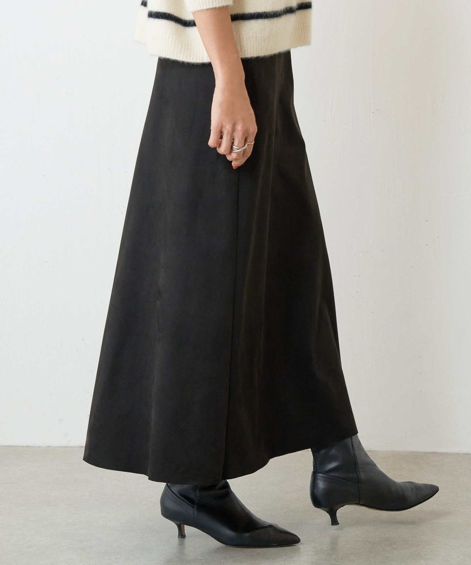 【ビアズリー/BEARDSLEY】のスエードバックテールスカート インテリア・キッズ・メンズ・レディースファッション・服の通販 founy(ファニー) ファッション Fashion レディースファッション Fashion for Women スカート Skirts バッグ Bags アクセサリー Fashion Accessories 秋 Autumn フォーム Form ポケット Pocket, Pocket Detail 再入荷 Restock / Back in Stock おすすめ Recommended / Our Picks エレガント 上品 Elegant ブラック|ID: prp329100004805443 ipo3291000000034869296