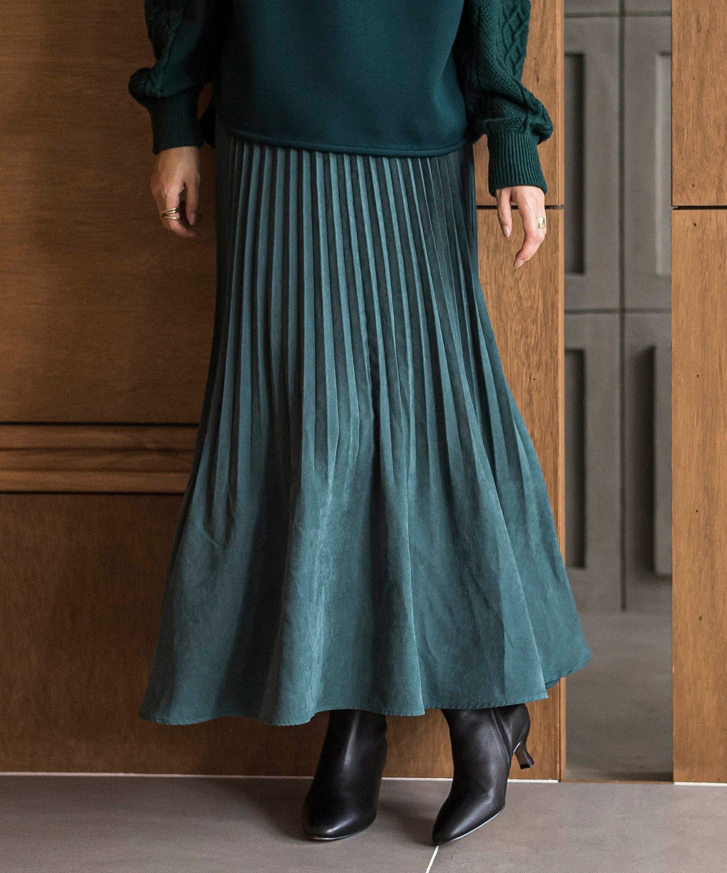 【メイソングレイ/MAYSON GREY】のスウェードライク消しプリーツスカート≪手洗い可能≫ インテリア・キッズ・メンズ・レディースファッション・服の通販 founy(ファニー) ファッション Fashion レディースファッション Fashion for Women スカート Skirts プリーツスカート / 上品フェミニンスタイル Pleated Skirts 秋 Autumn サテン Satin, Glossy Fabric ショート Short, Short Length スニーカー Sneakers, Trainers パターン Pattern, Design Print ピーチ Peach, Soft Touch プリーツ Pleats, Pleated 無地 Plain, Solid Color A/W・秋冬 Autumn/Winter 2025年 2025 2025-2026秋冬・A/W Autumn/Winter 2025–26 AW25–26 グリーン|ID: prp329100004805457 ipo3291000000034869512