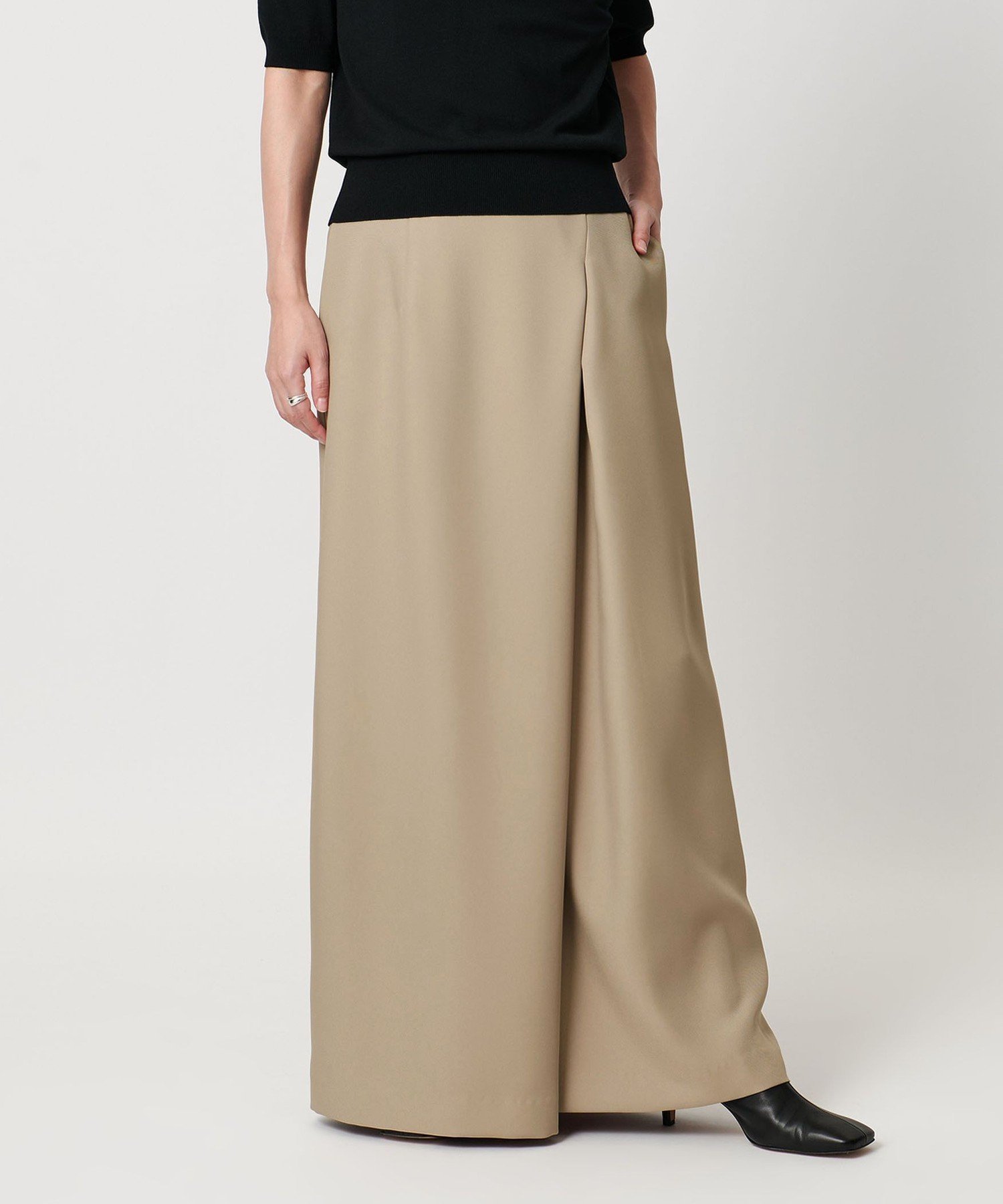 【ユナイテッドアローズ/UNITED ARROWS】のMARW UNITED ARROWS フロントタック ロングスカート インテリア・キッズ・メンズ・レディースファッション・服の通販 founy(ファニー) ファッション Fashion レディースファッション Fashion for Women スカート Skirts ロングスカート Long Skirts / Maxi & Midi Skirts ドレープ Drape, Draping Fabric 人気 Popular, Best Seller フロント Front, Front Design ポケット Pocket, Pocket Detail ロング Long, Long-Length ビジネス 仕事 通勤 Business / Work / Commuting BEIGE|ID: prp329100004805486 ipo3291000000034869788