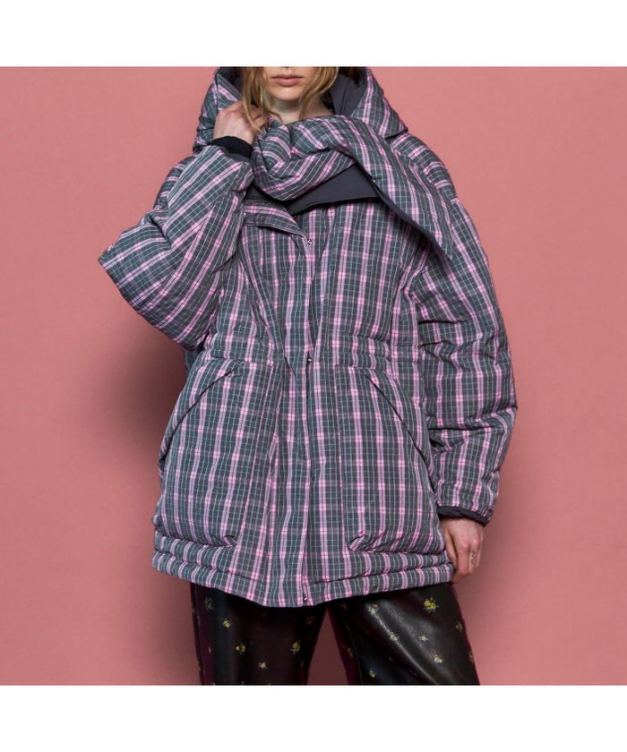 【メゾンスペシャル/MAISON SPECIAL】のPlaid Hoodie Scarf Middle Down Coat インテリア・キッズ・メンズ・レディースファッション・服の通販 founy(ファニー) https://founy.com/ ファッション Fashion レディースファッション Fashion for Women アウター Coat / Outerwear Collection コート・ロングコート・ピーコート Long Coats, Peacoats & More ダウンジャケット・軽量ダウン Warm & Lightweight Down Jackets シンプル Simple, Minimal スカーフ Scarf, Neckwear スタンド Stand Collar, Upright Stand スマート Smart, Elegant タフタ Taffeta, Structured Fabric ダウン Down, Puffer チェック Check, Plaid, Tartan ドローストリング Drawstring, Pull Cord フェザー Feather, Feather Detail 防寒 Cold Protection, Winter-Ready 無地 Plain, Solid Color リバーシブル Reversible, Two-Sided |ID: prp329100004805525 ipo3291000000034870125